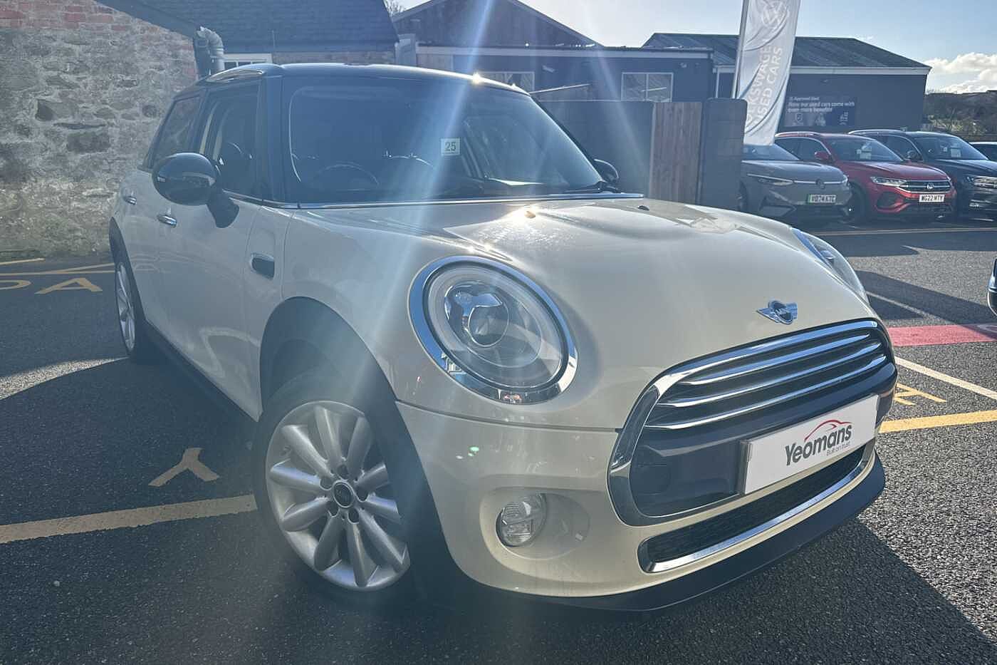 Main listing image - MINI Hatchback 5dr
