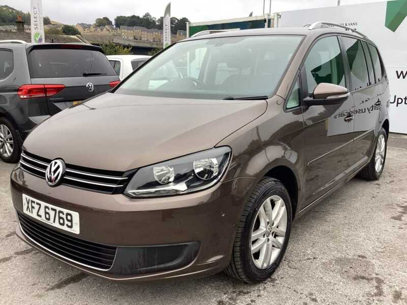 Main listing image - Volkswagen Touran