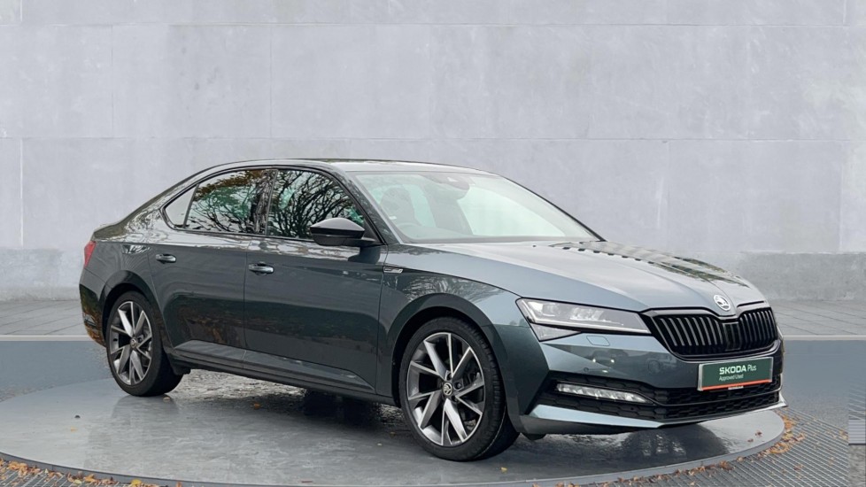 Main listing image - Skoda Superb