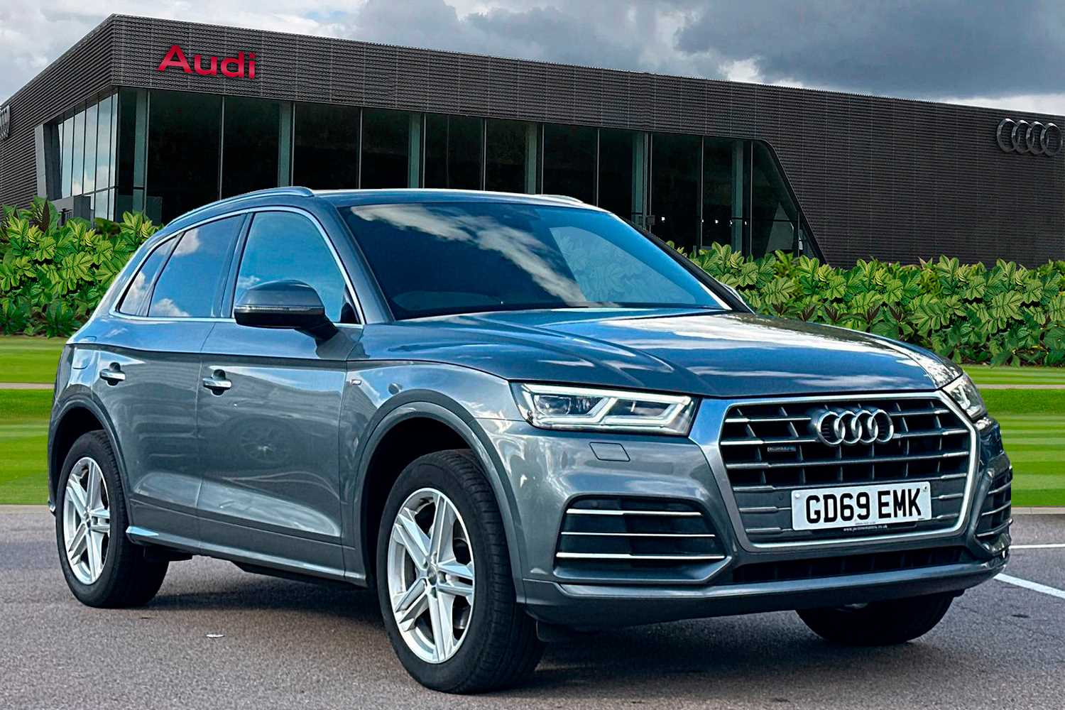 Main listing image - Audi Q5