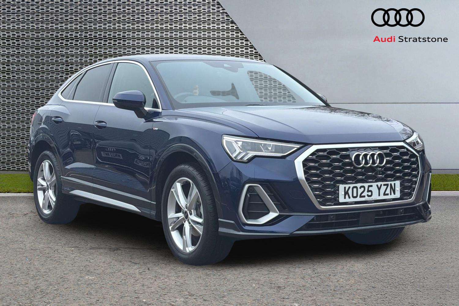 Main listing image - Audi Q3