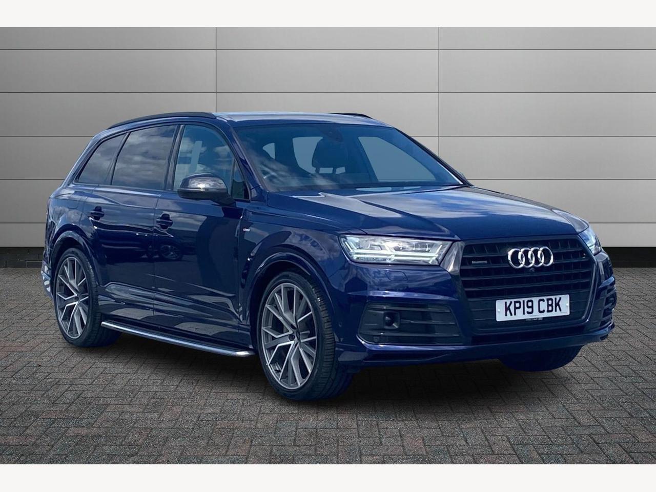 Main listing image - Audi Q7