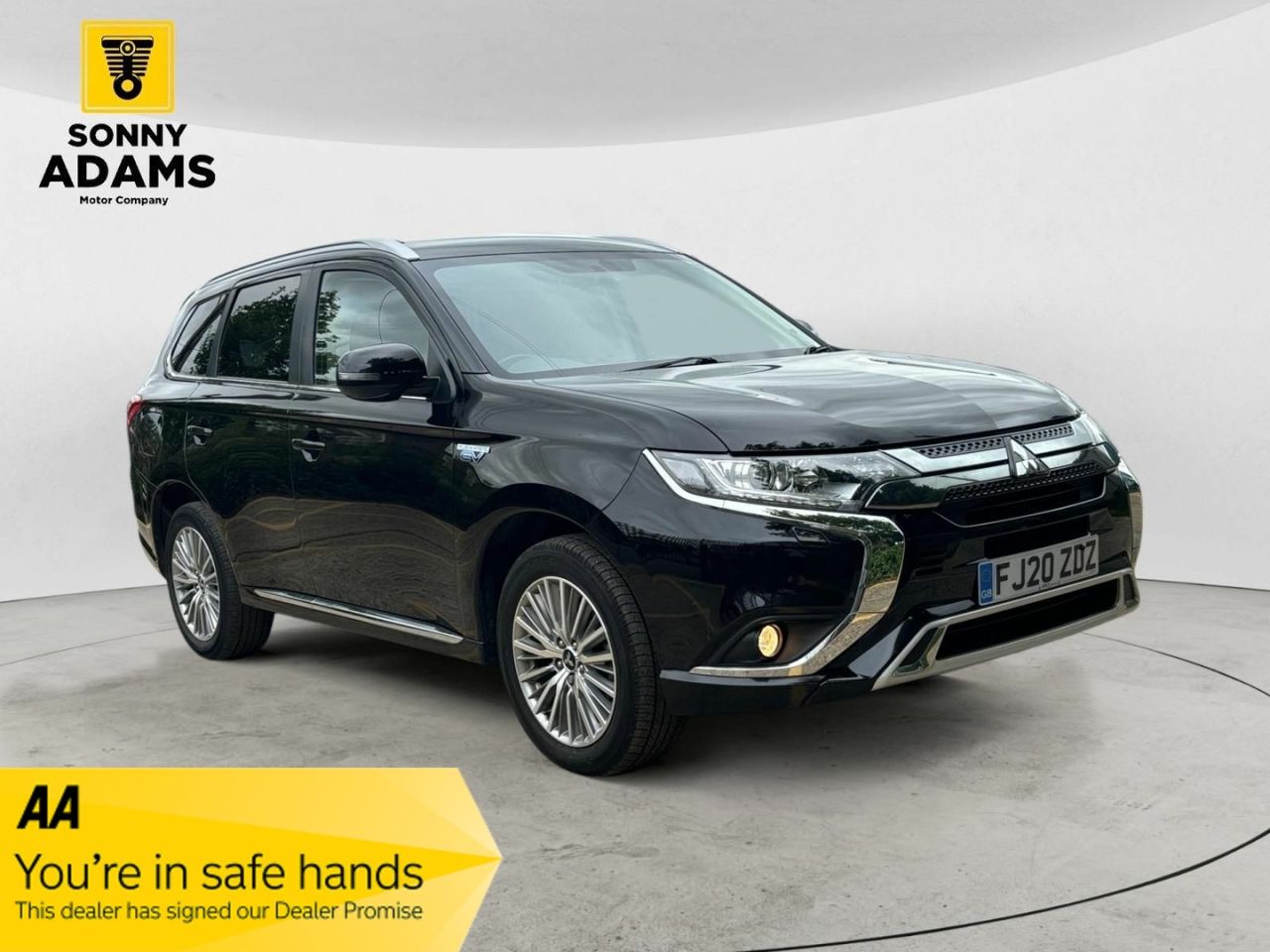 Main listing image - Mitsubishi Outlander