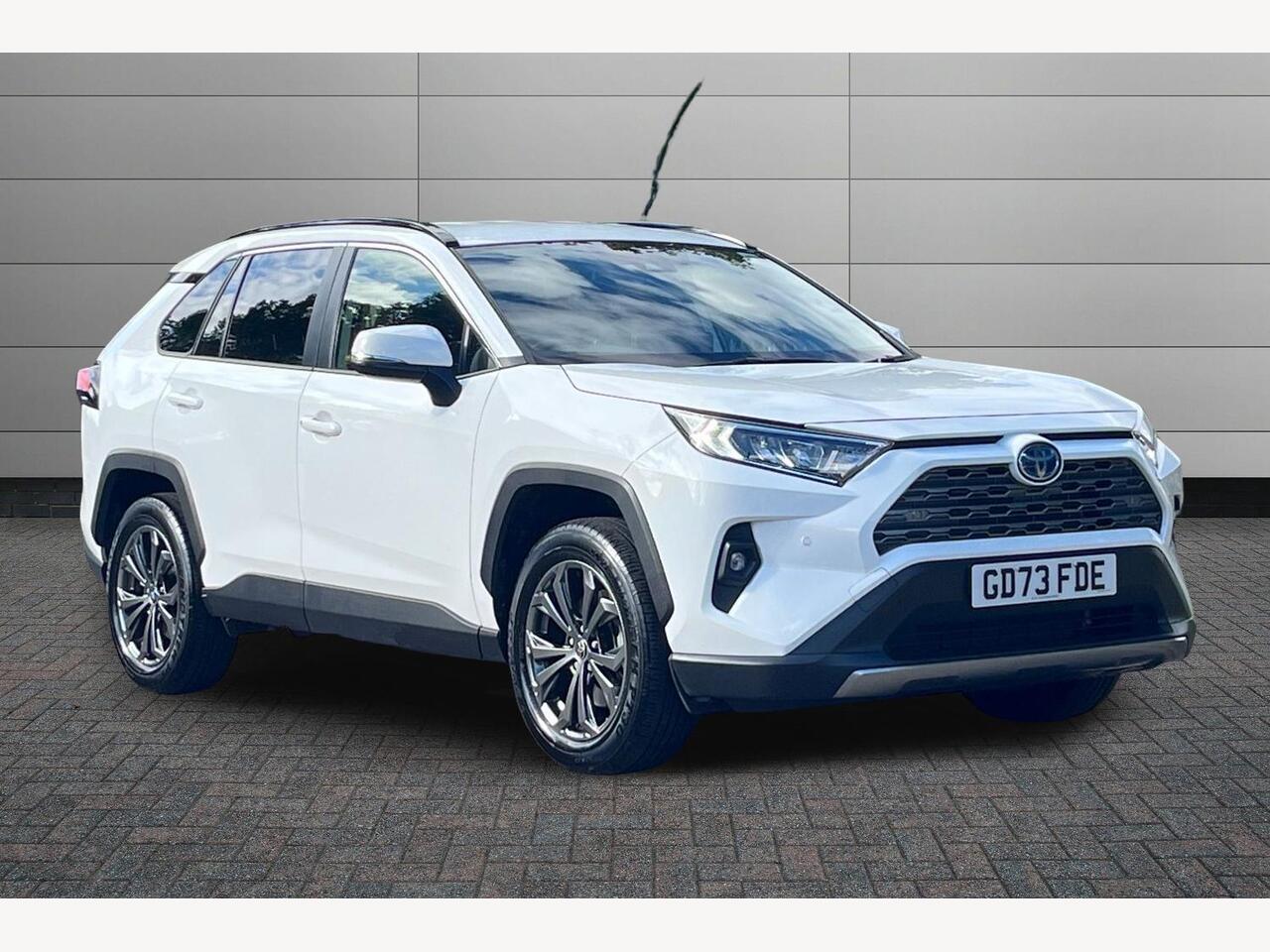 Main listing image - Toyota RAV4