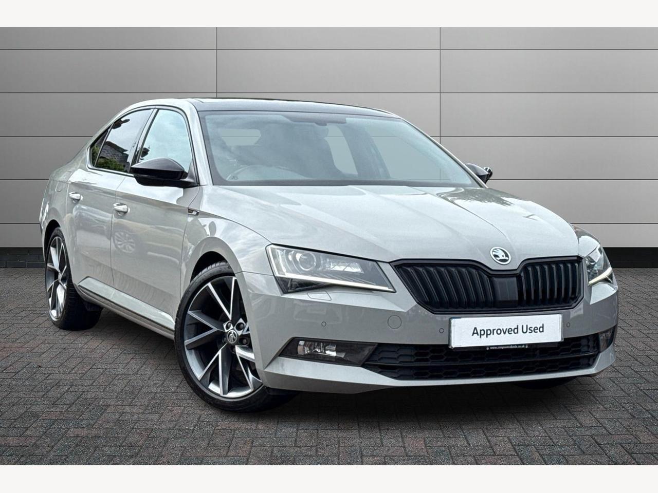 Main listing image - Skoda Superb