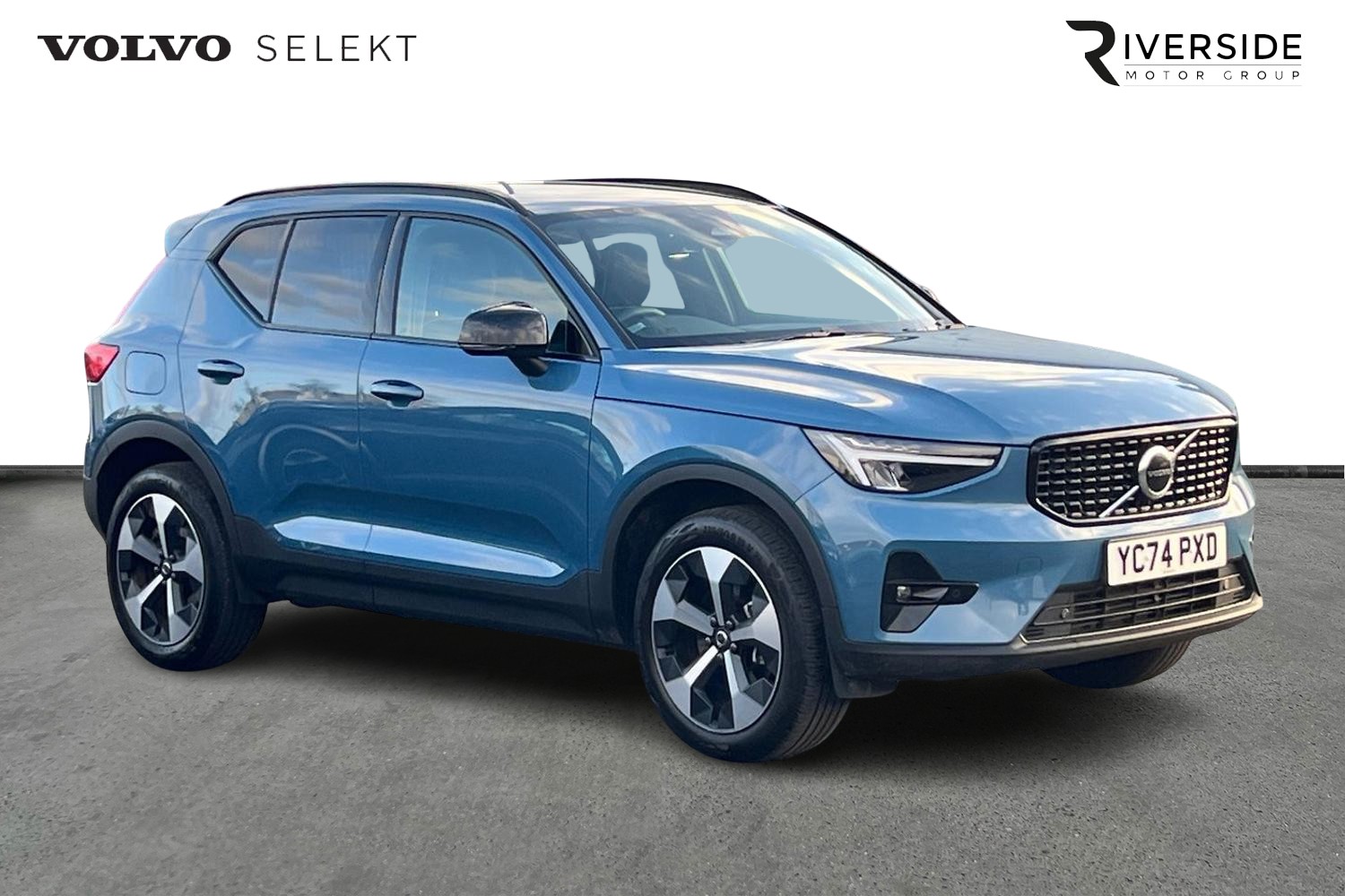 Main listing image - Volvo XC40