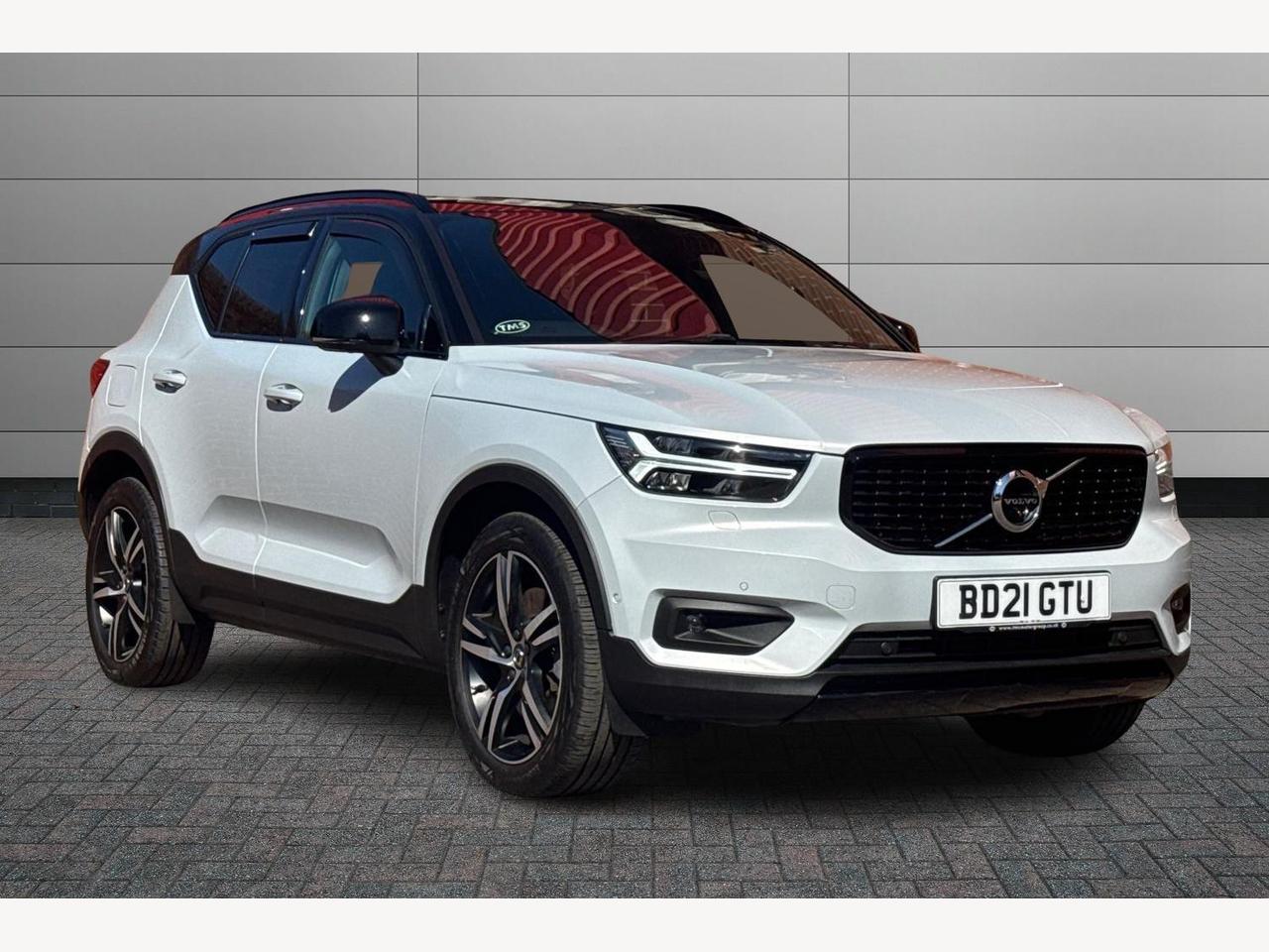 Main listing image - Volvo XC40 Recharge