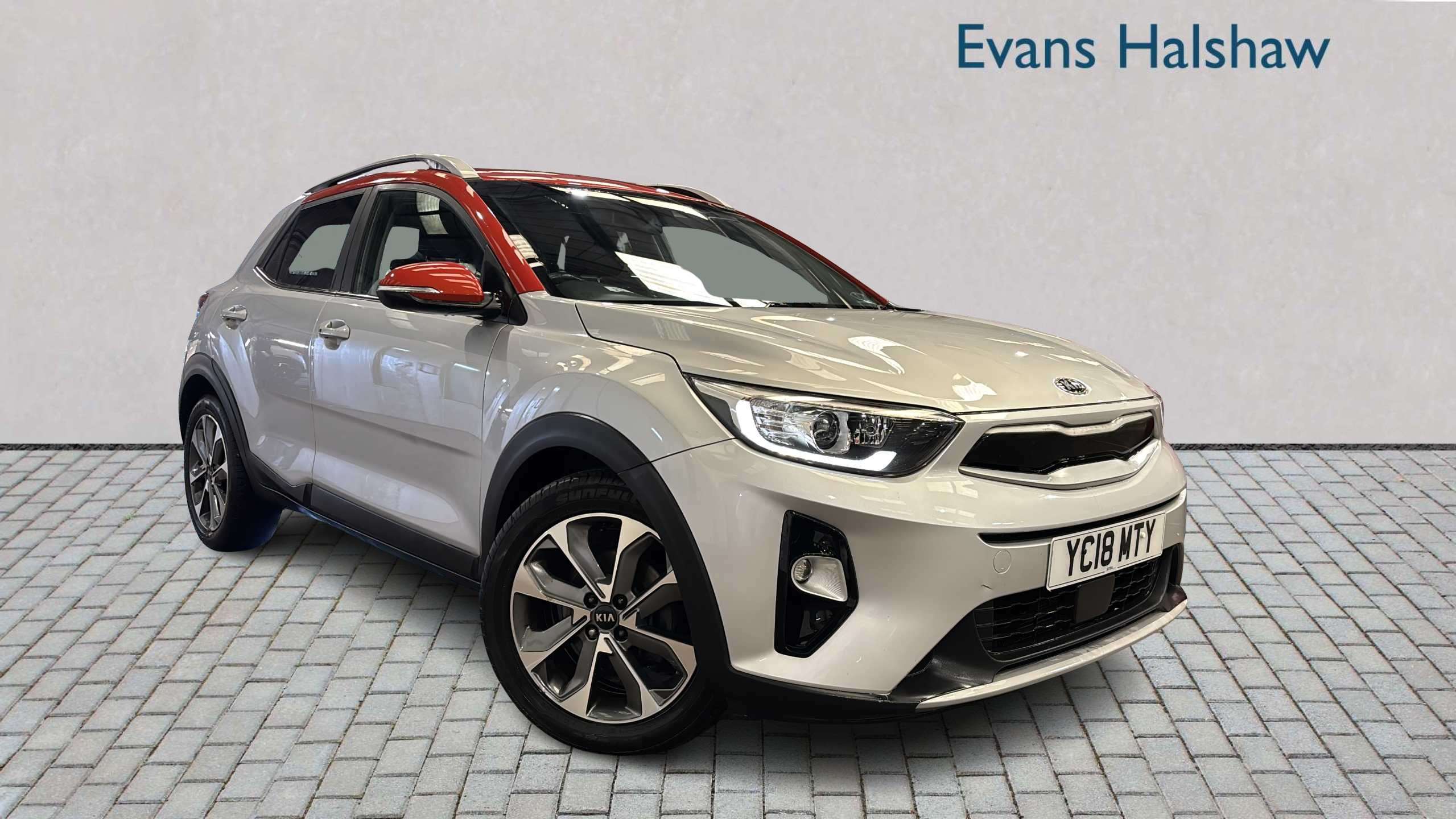 Main listing image - Kia Stonic