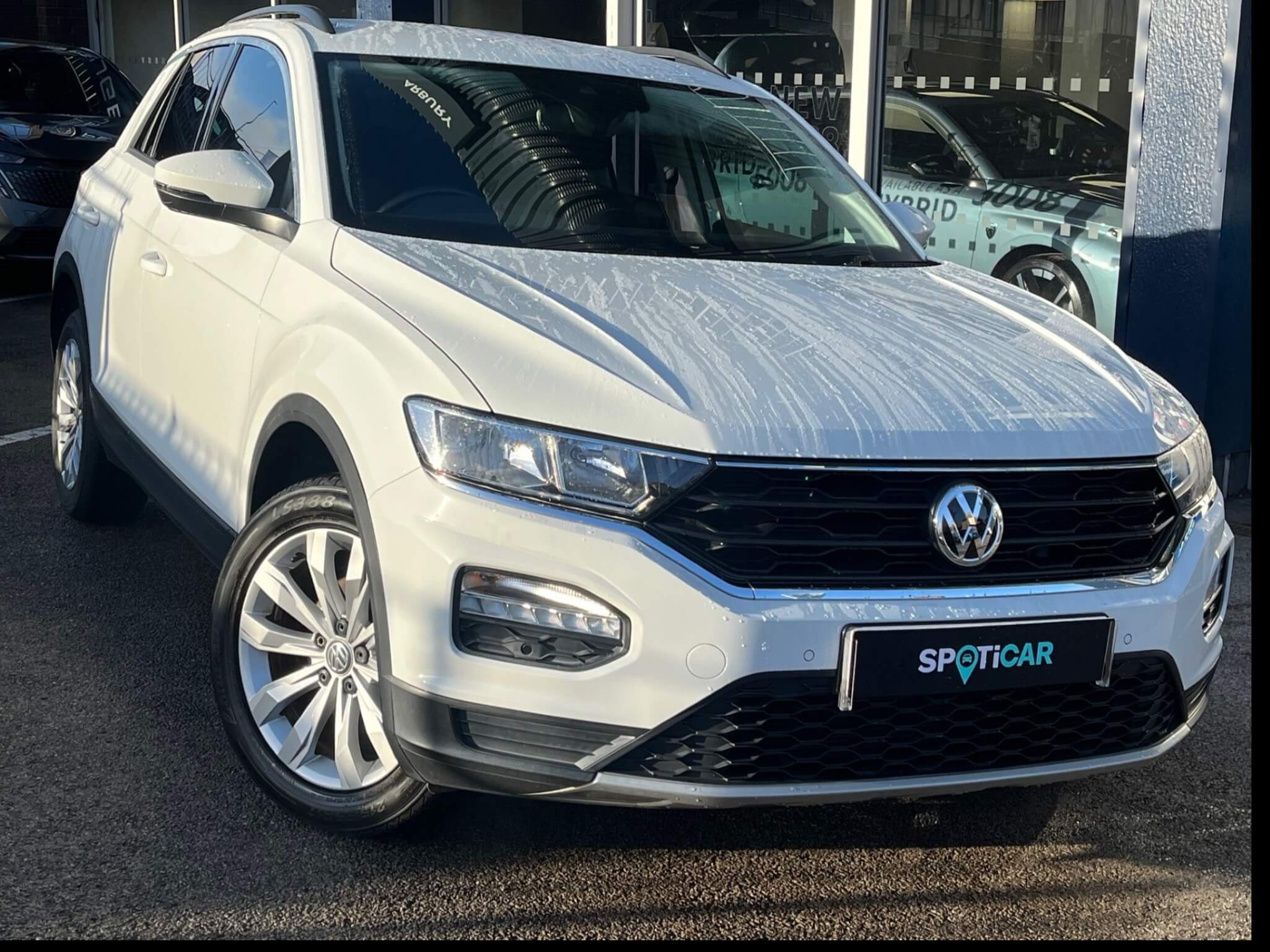 Main listing image - Volkswagen T-Roc