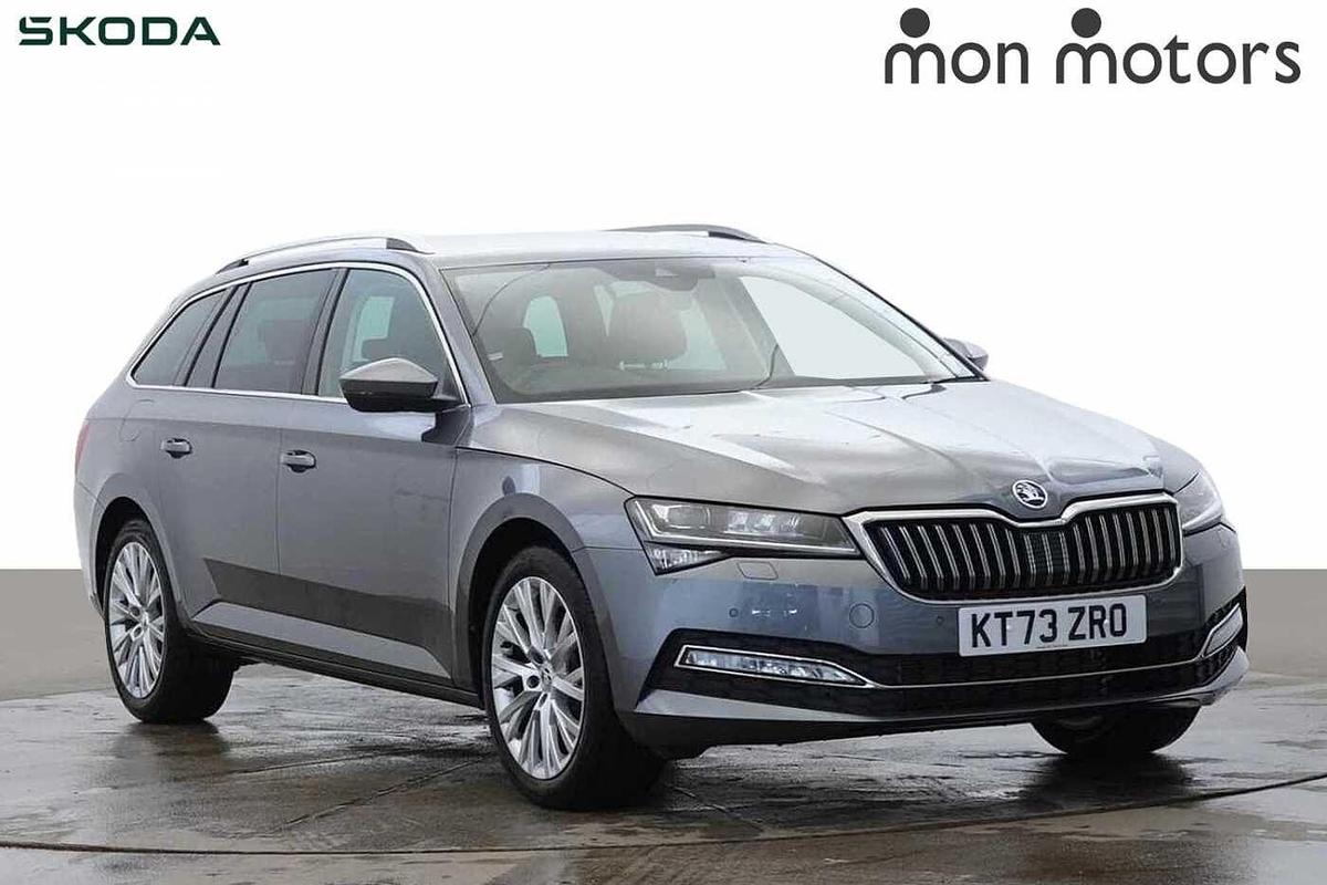 Main listing image - Skoda Superb Estate