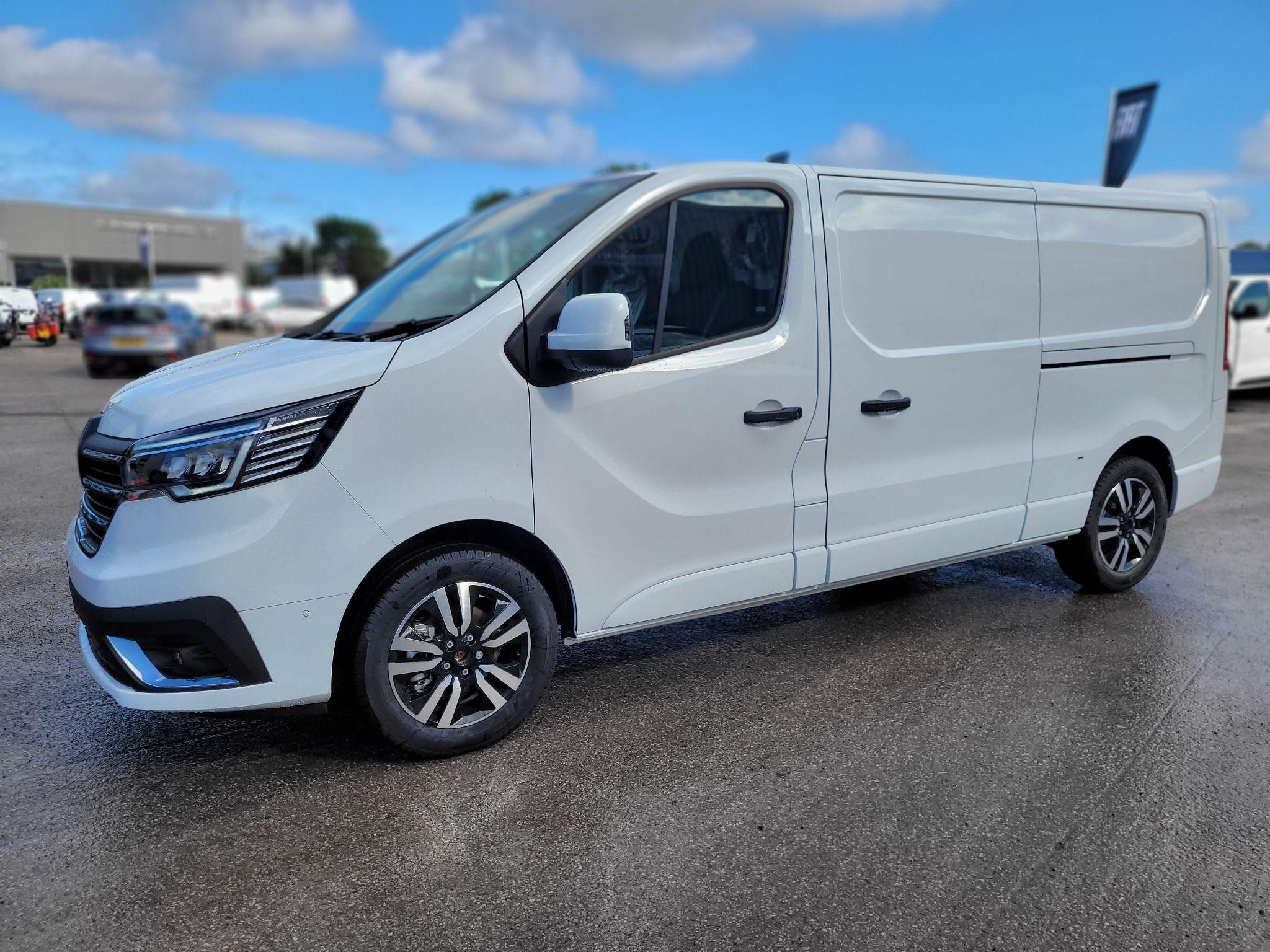 Main listing image - Renault Trafic