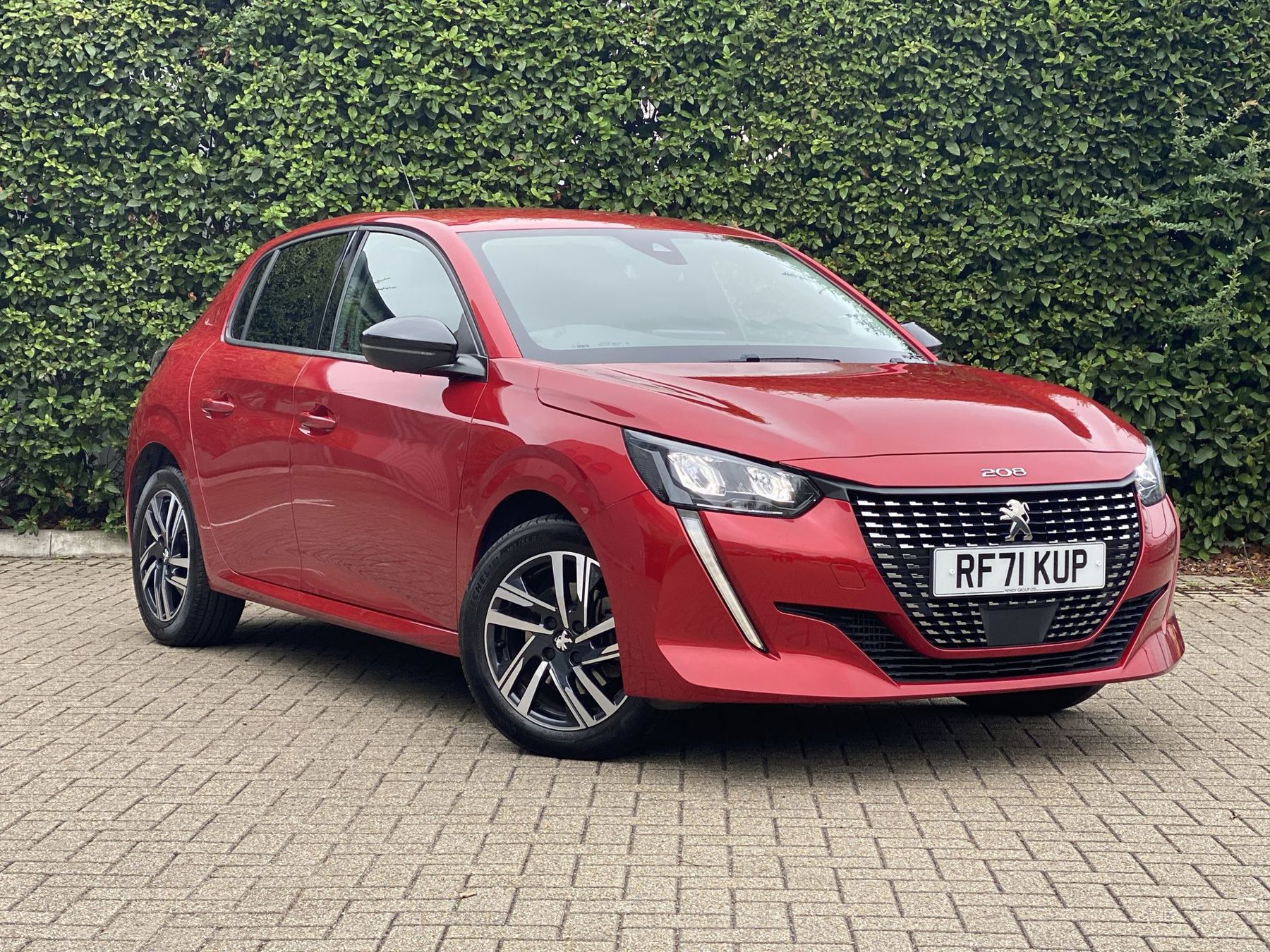 Main listing image - Peugeot 208