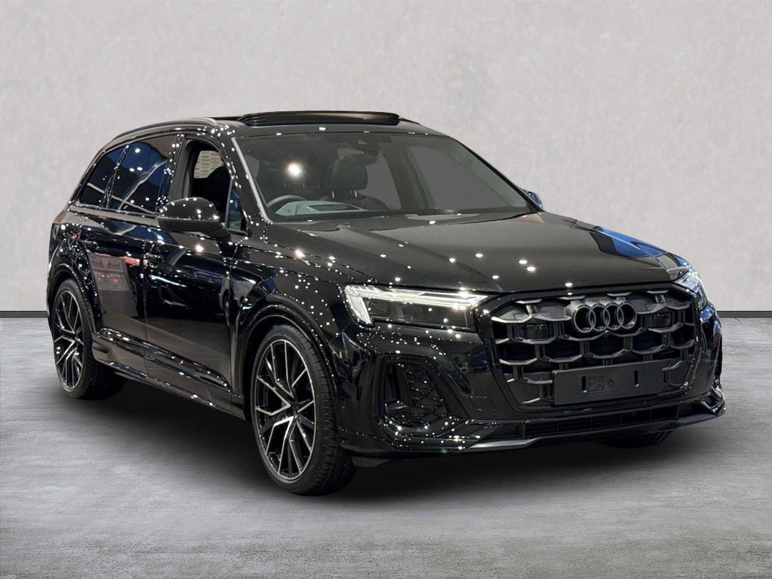 Main listing image - Audi Q7