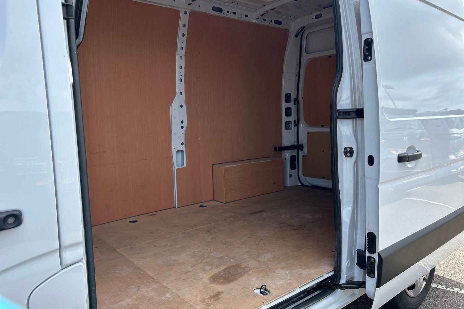 Main listing image - Renault Master