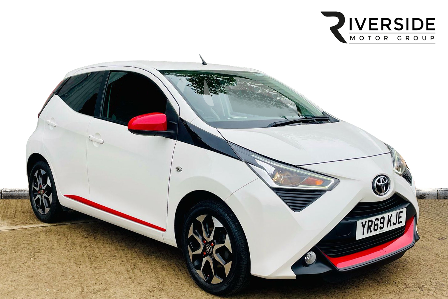 Main listing image - Toyota Aygo