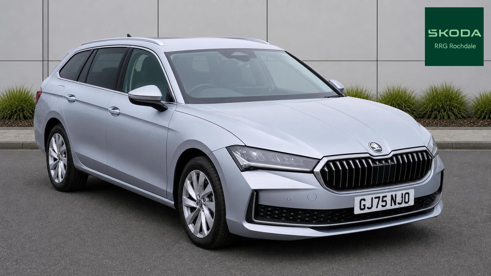 Main listing image - Skoda Superb