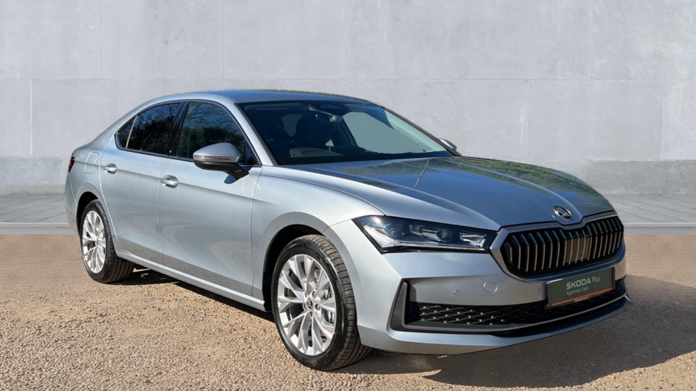 Main listing image - Skoda Superb