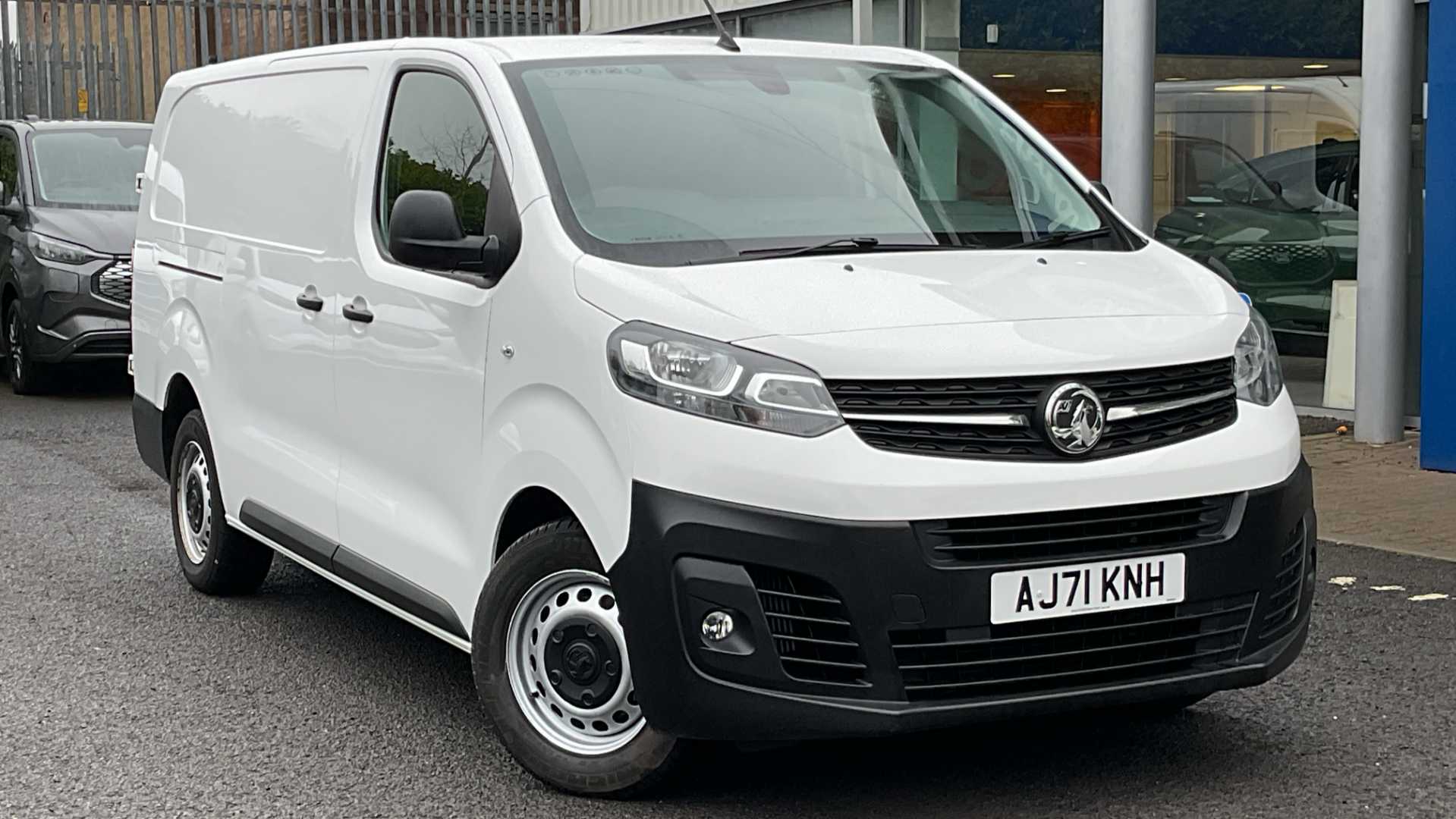 Main listing image - Vauxhall Vivaro