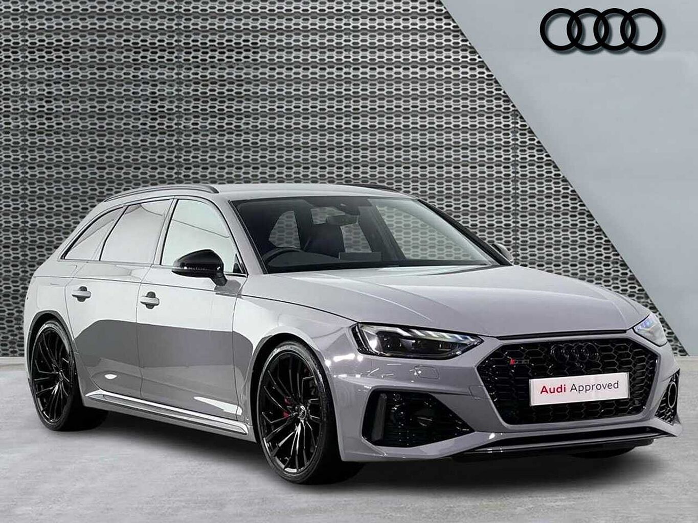 Main listing image - Audi RS4