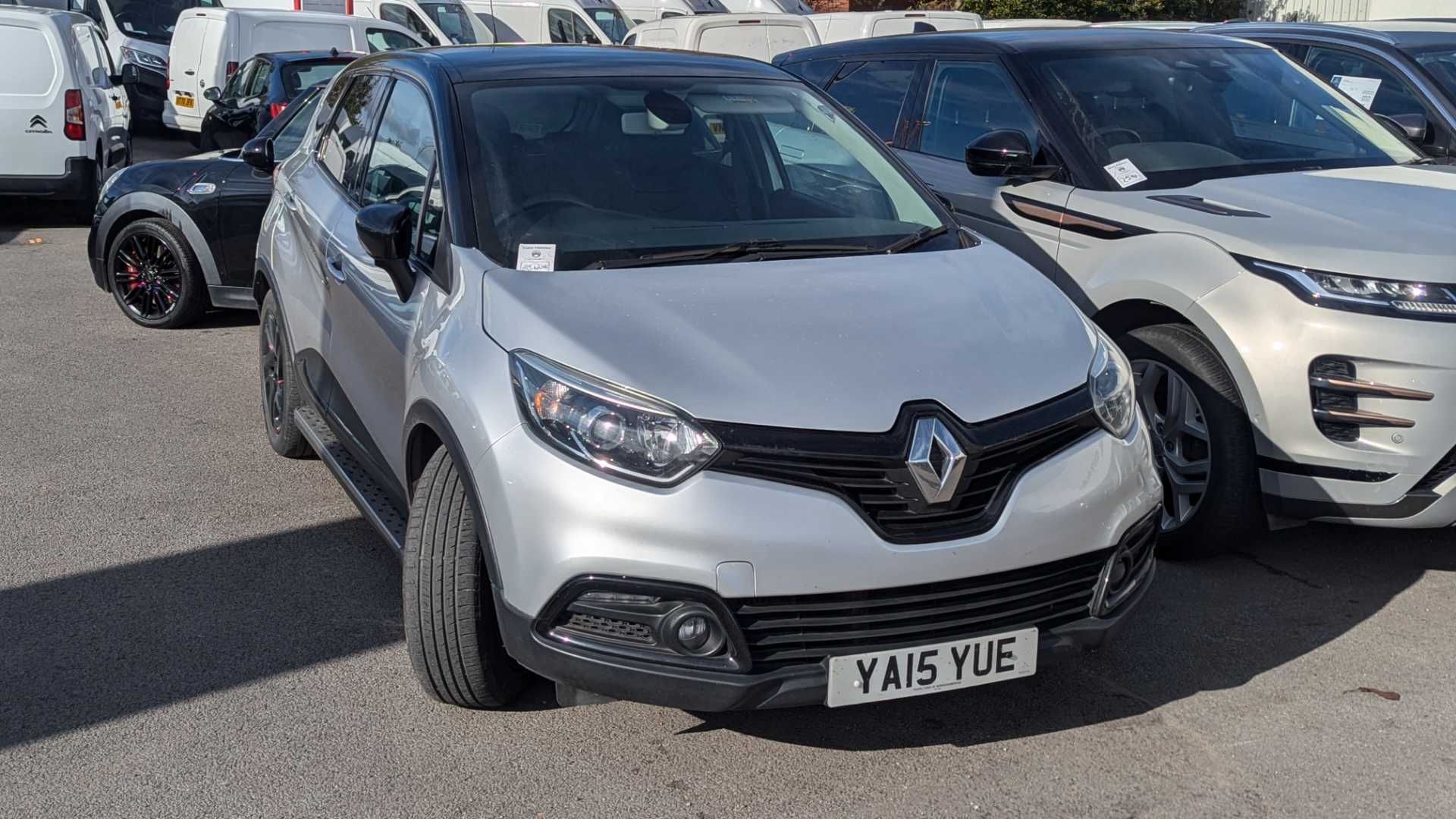 Main listing image - Renault Captur