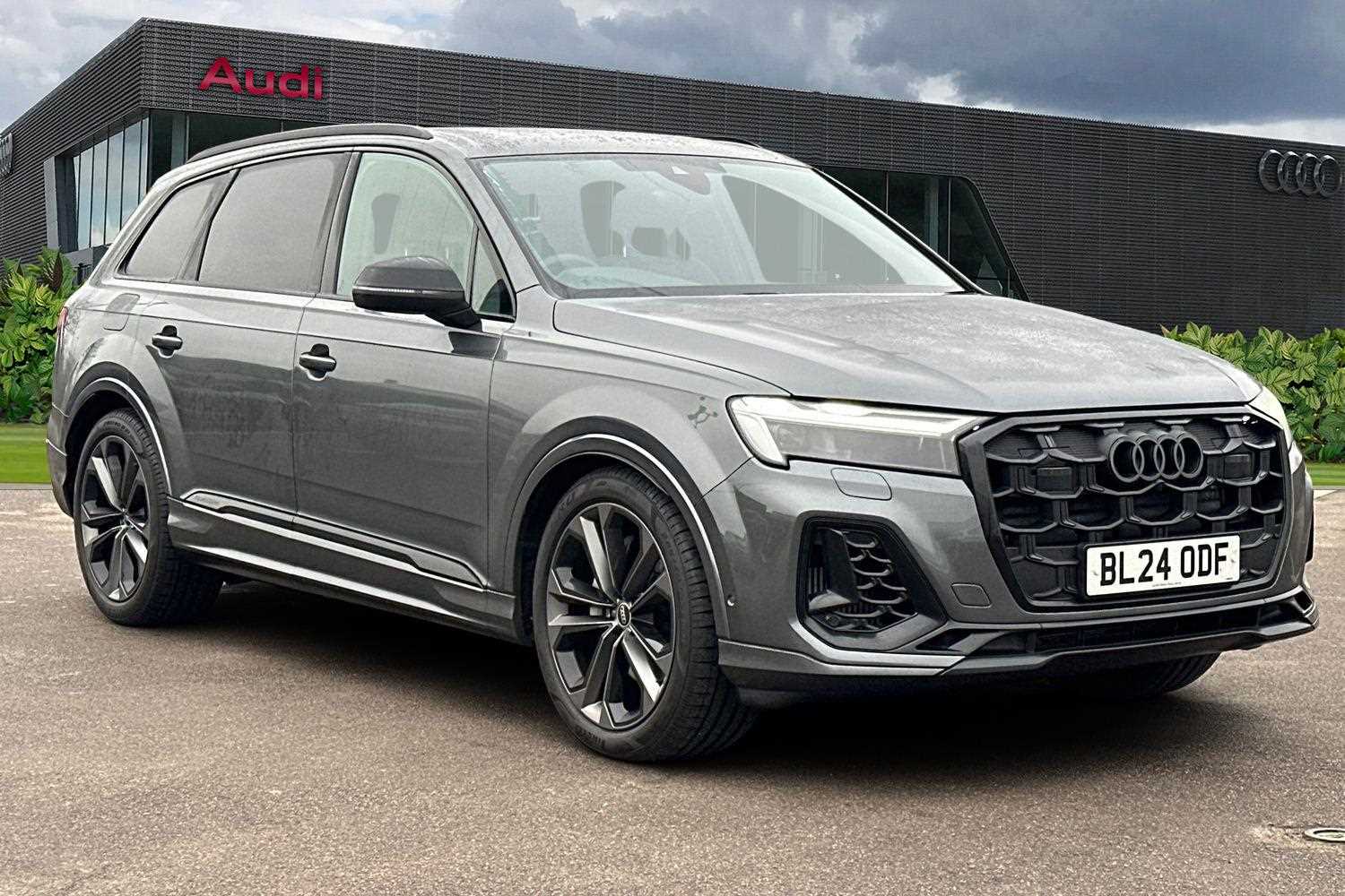 Main listing image - Audi Q7