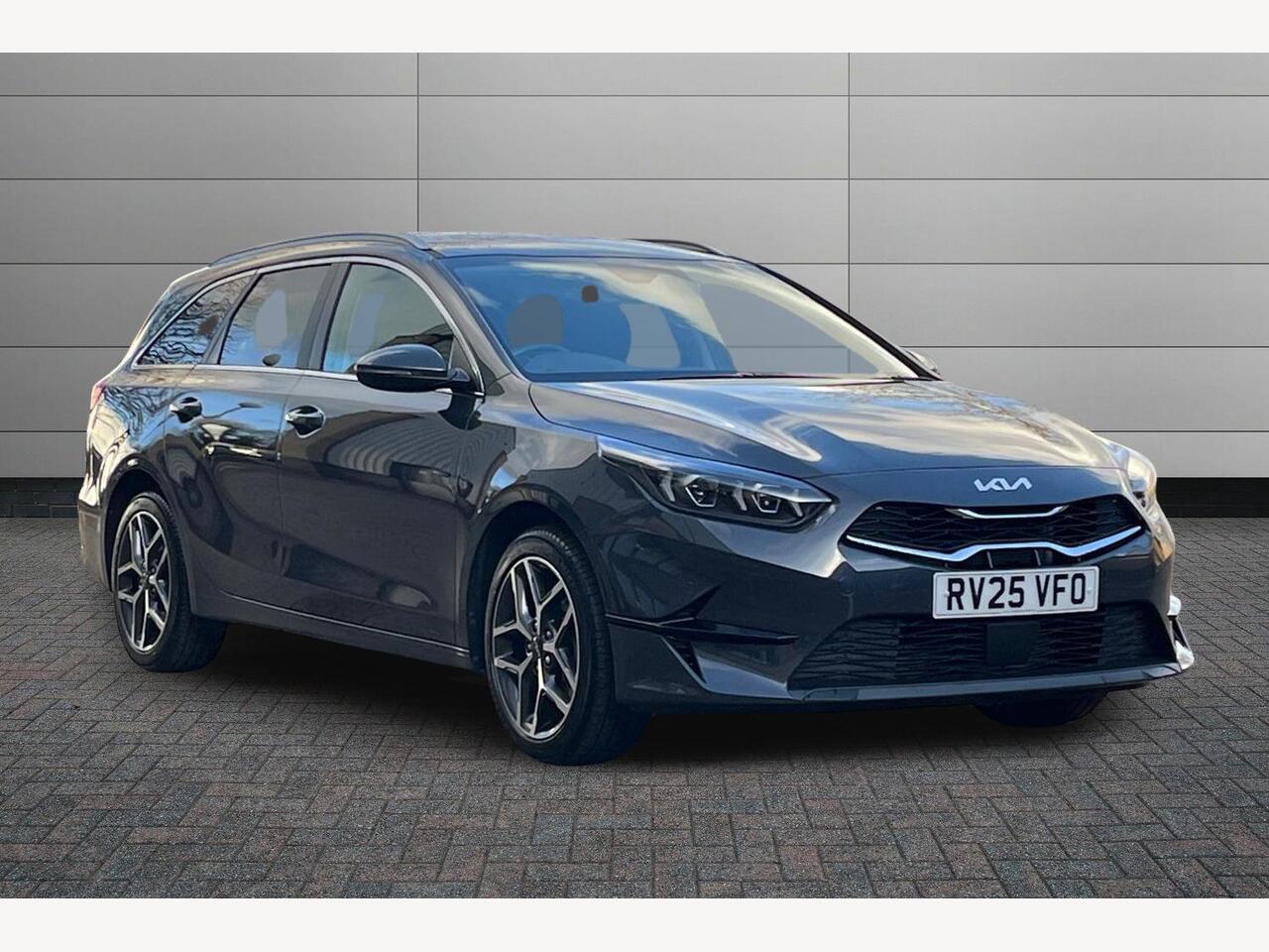 Main listing image - Kia Ceed SW