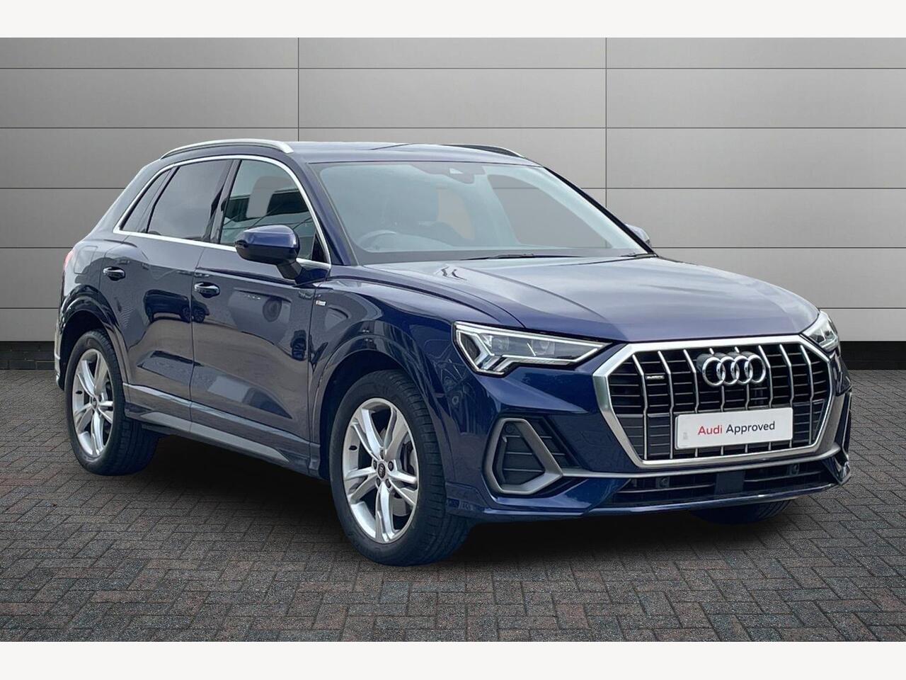 Main listing image - Audi Q3