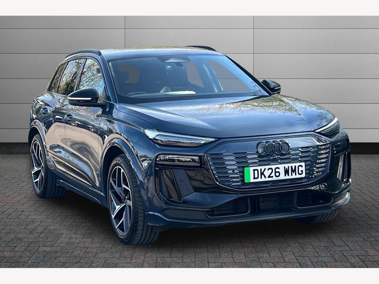 Main listing image - Audi Q6