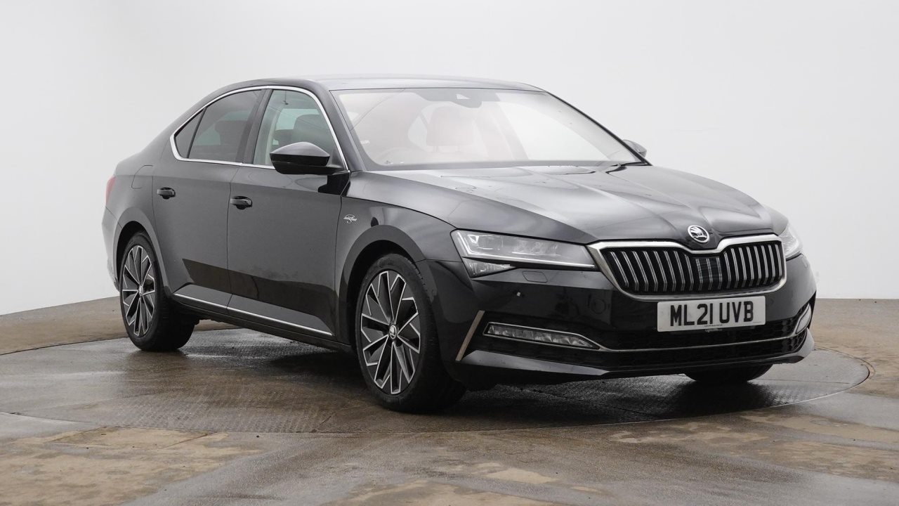 Main listing image - Skoda Superb