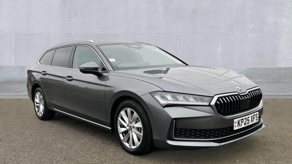 Main listing image - Skoda Superb Estate