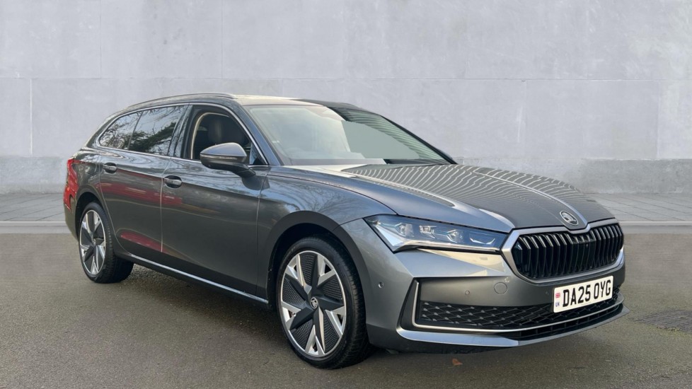 Main listing image - Skoda Superb Estate