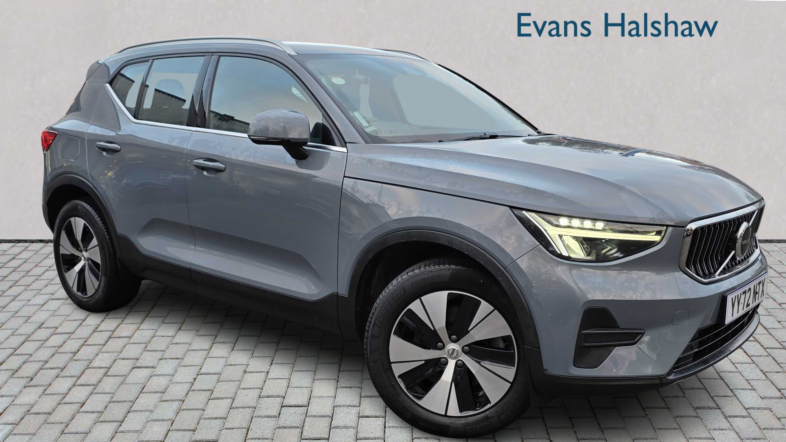 Main listing image - Volvo XC40 Recharge