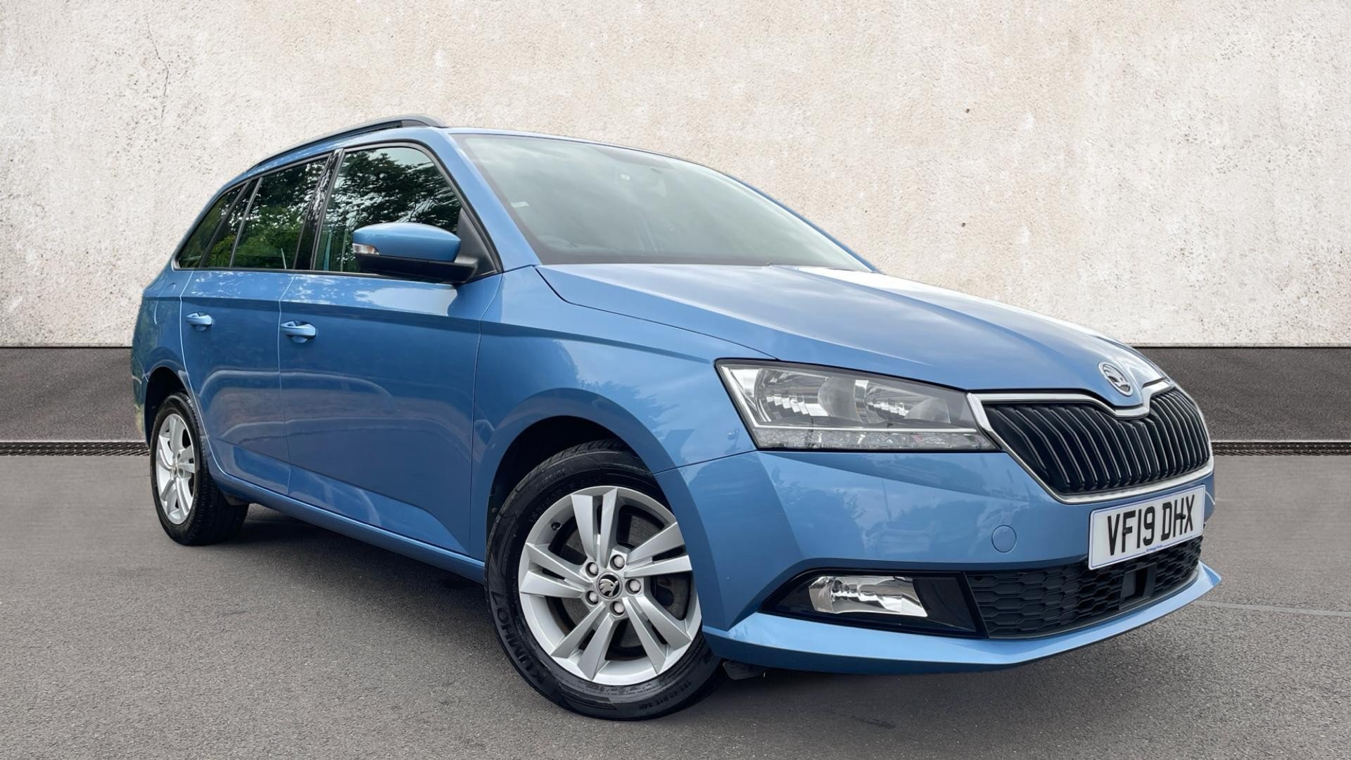 Main listing image - Skoda Fabia Estate