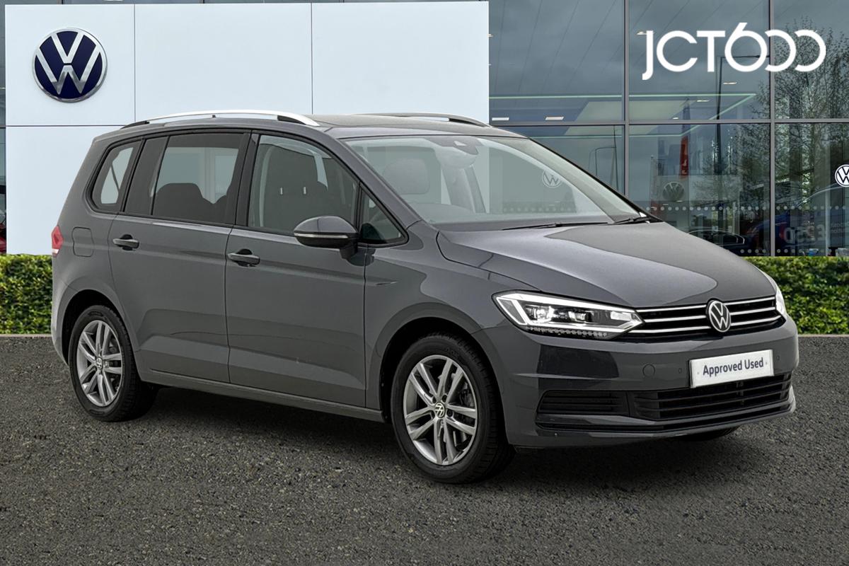 Main listing image - Volkswagen Touran