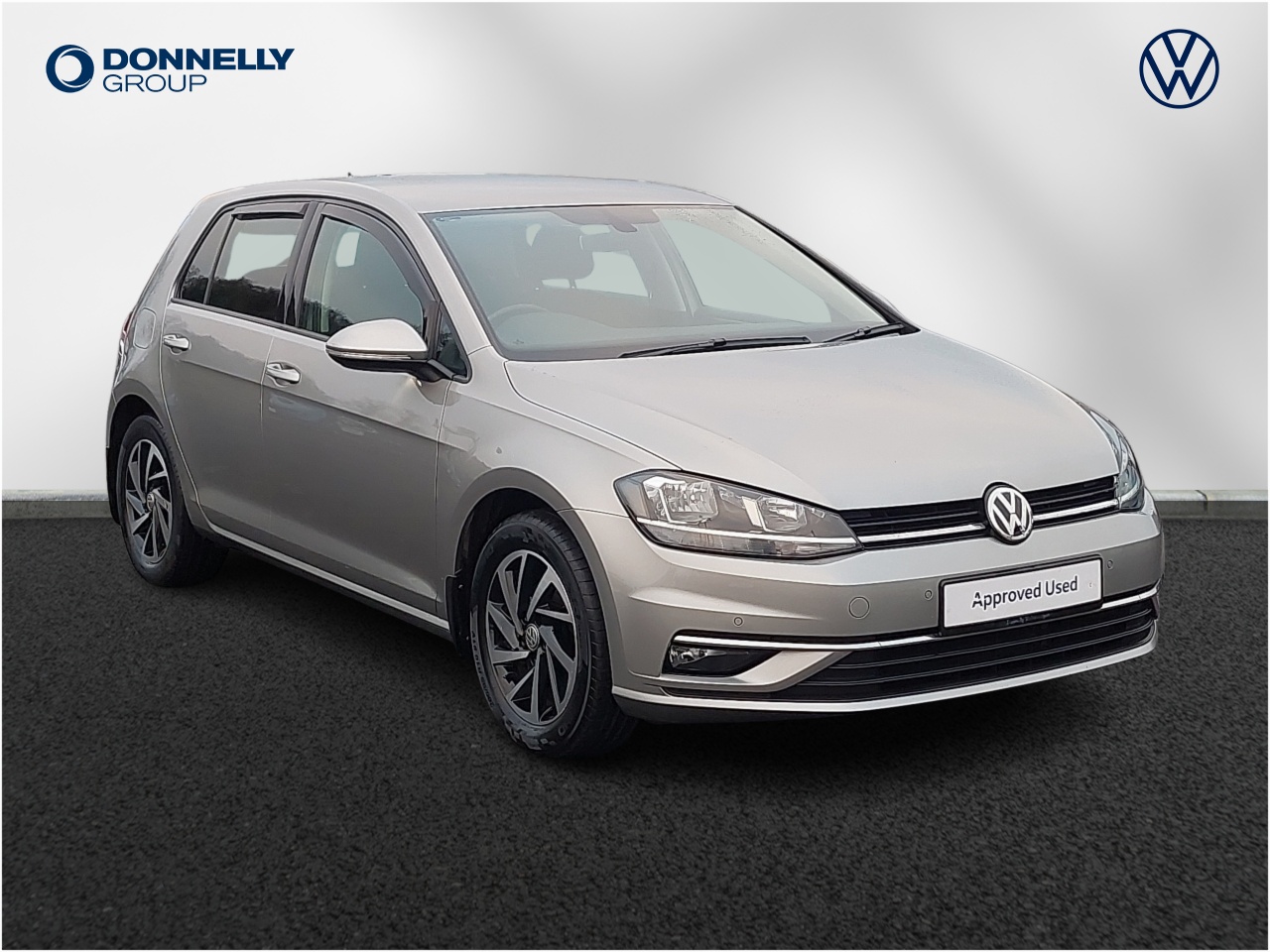 Main listing image - Volkswagen Golf