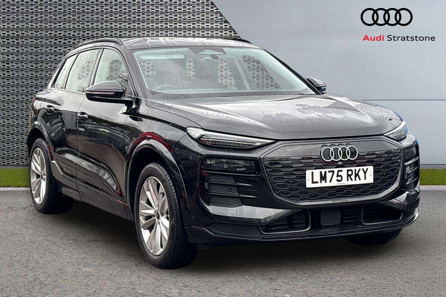 Main listing image - Audi Q6 e-tron