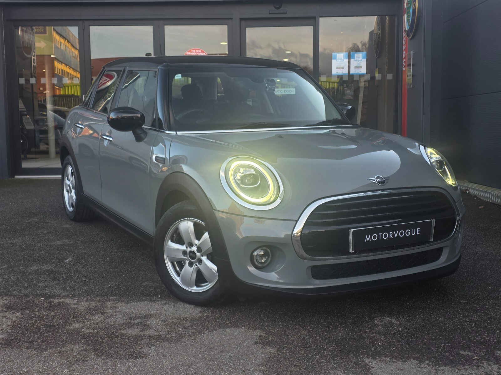 Main listing image - MINI Hatchback 5dr