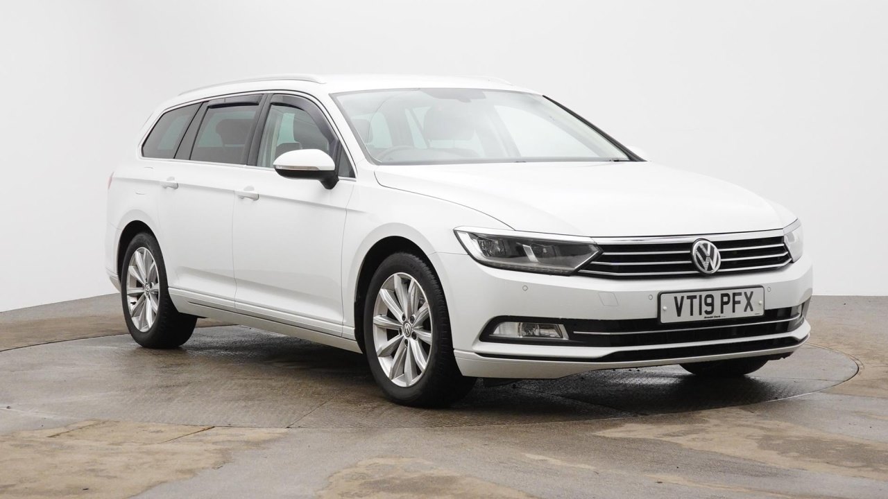 Main listing image - Volkswagen Passat Estate