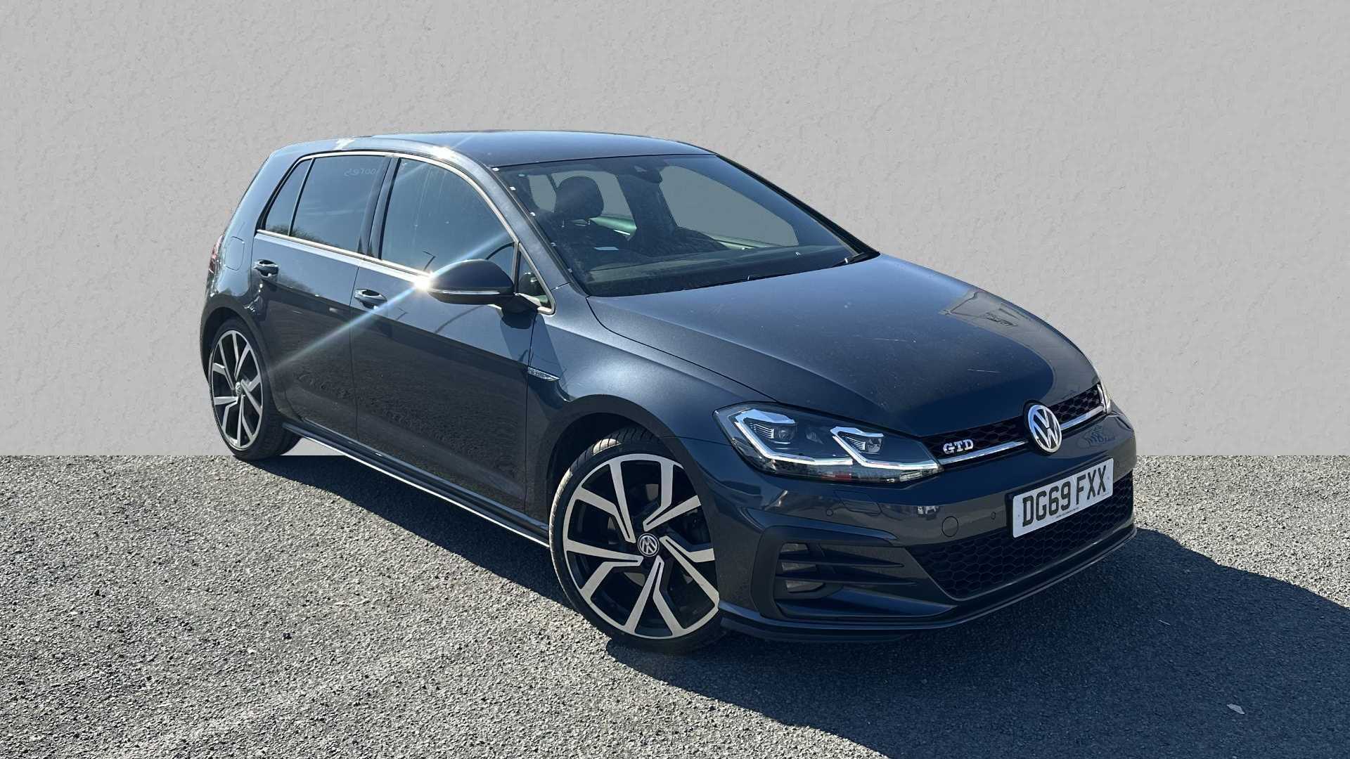 Main listing image - Volkswagen Golf