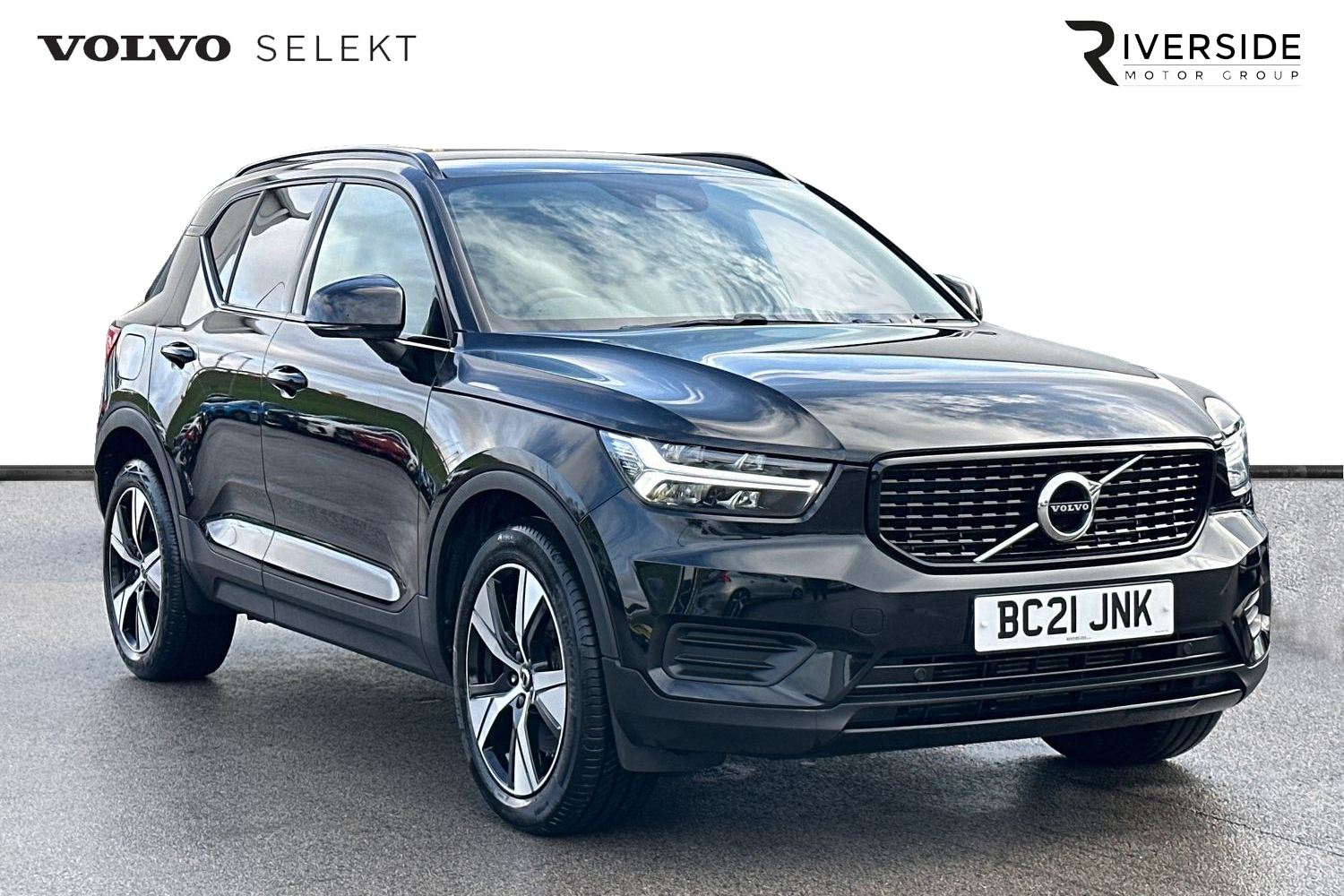 Main listing image - Volvo XC40 Recharge