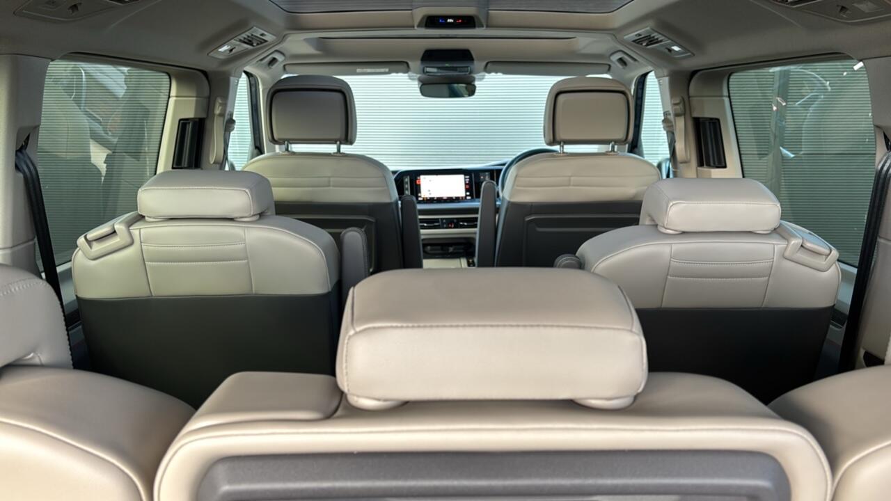 Main listing image - Volkswagen Multivan