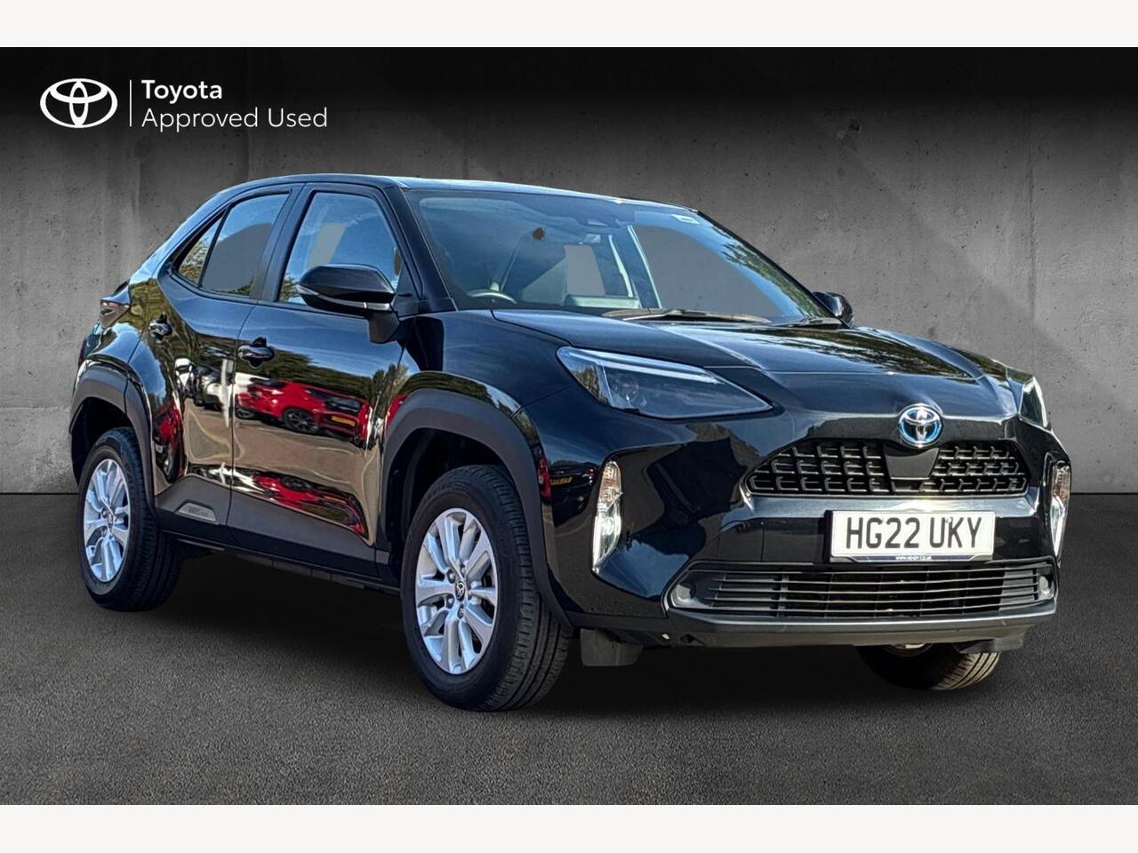 Main listing image - Toyota Yaris Cross