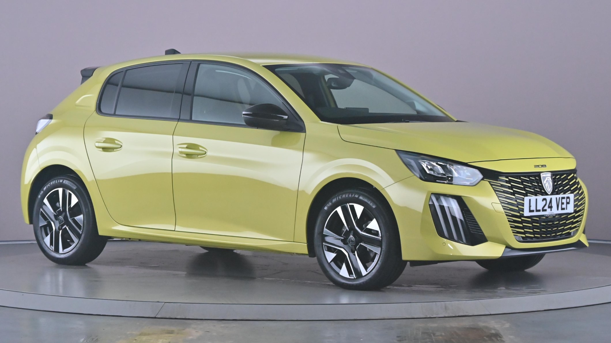 Main listing image - Peugeot 208