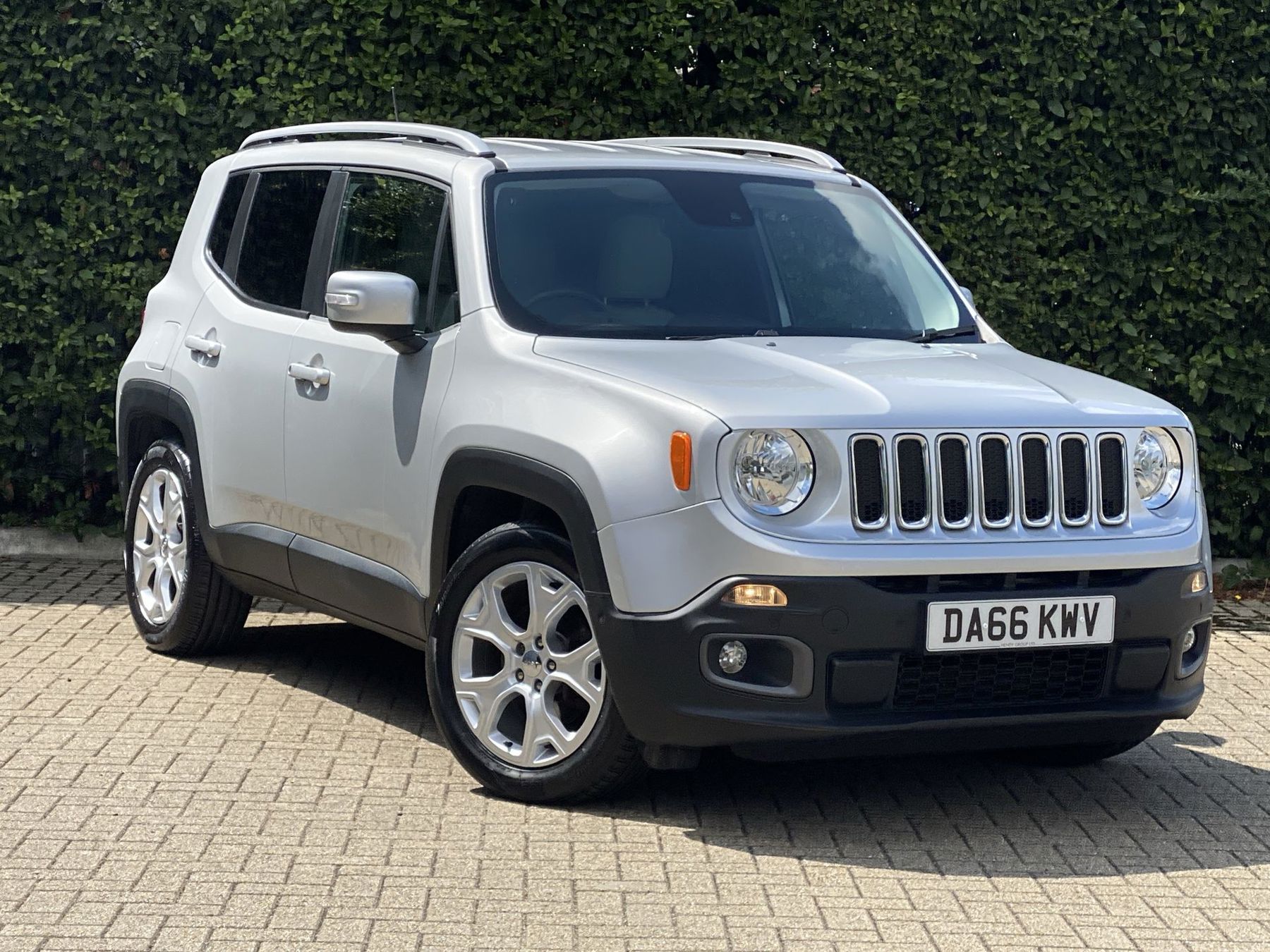Main listing image - Jeep Renegade
