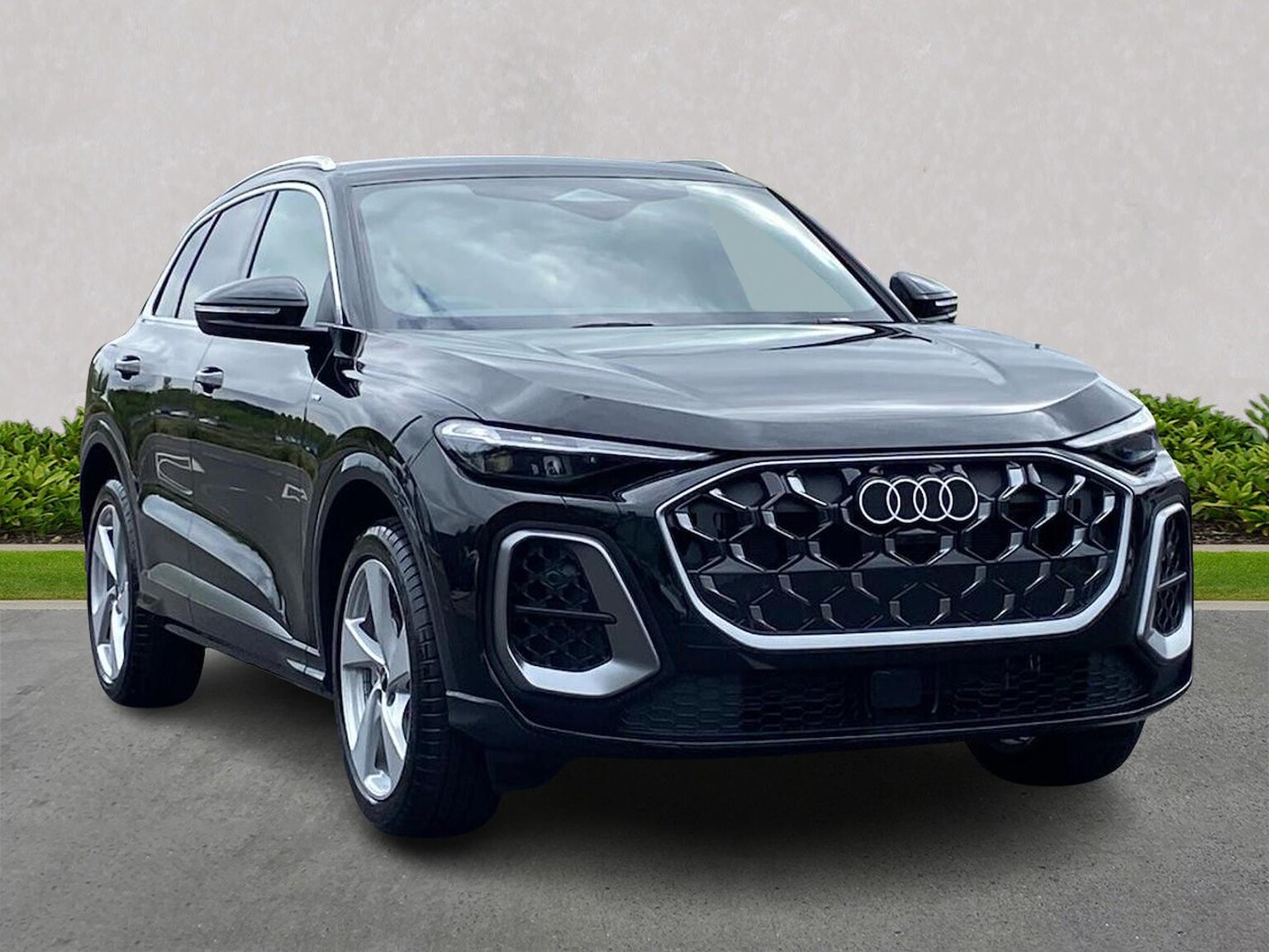 Main listing image - Audi Q5