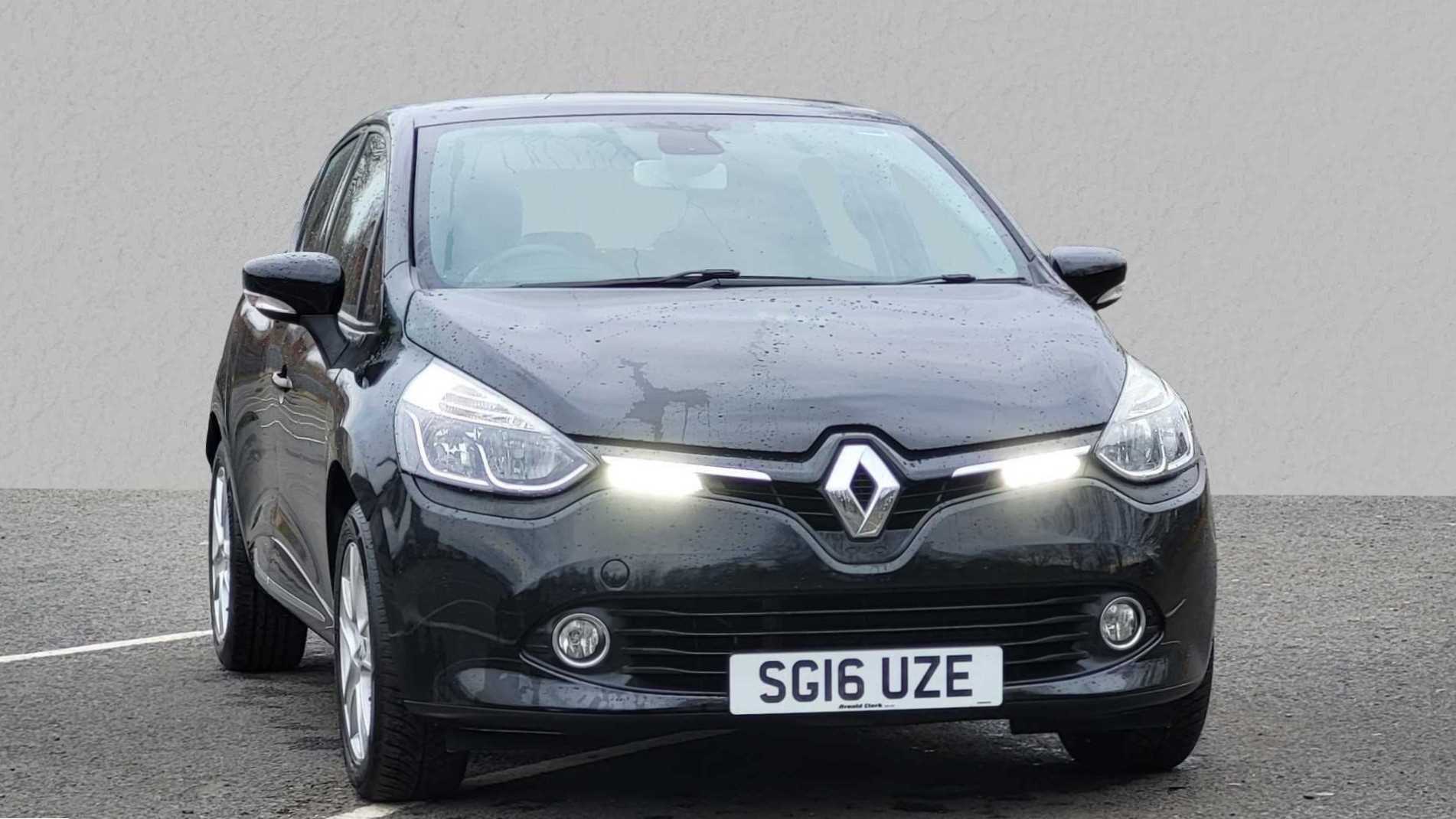 Main listing image - Renault Clio