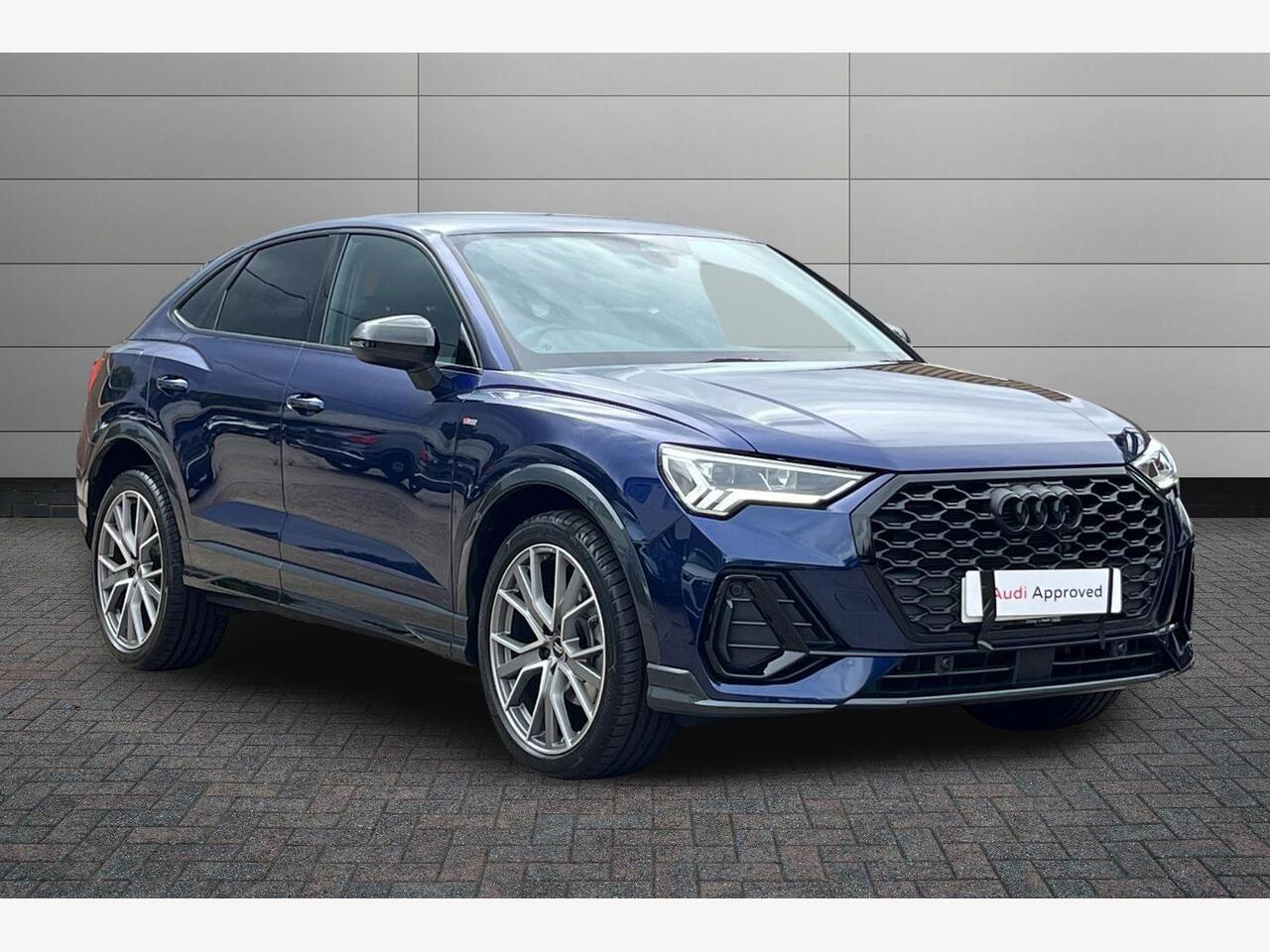 Main listing image - Audi Q3