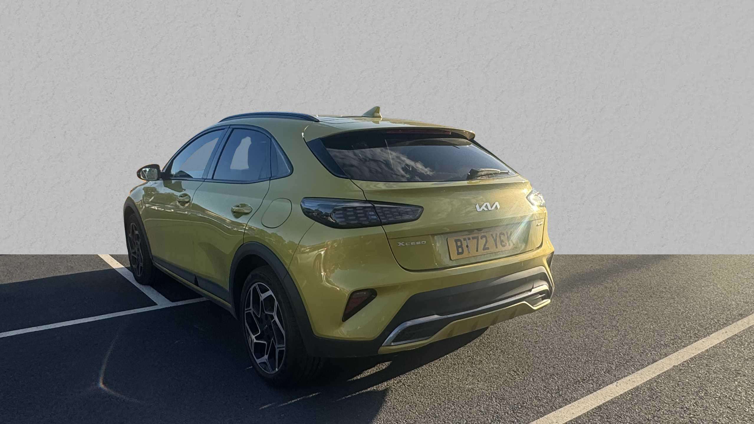 Main listing image - Kia XCeed
