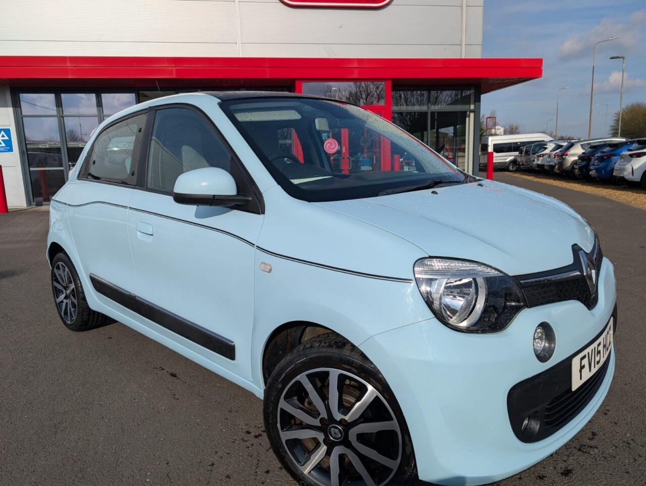 Main listing image - Renault Twingo