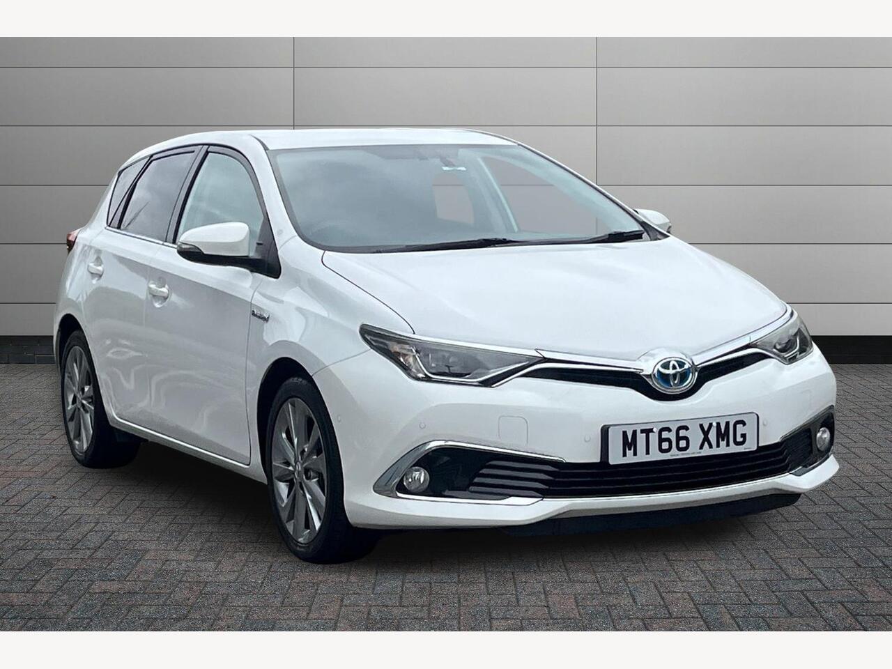 Main listing image - Toyota Auris